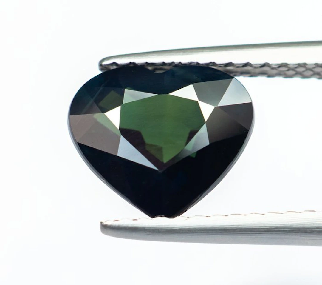 No reserve price Sapphire - 3.01 ct - Bellerophon Gemlab - Deep Greenish Blue