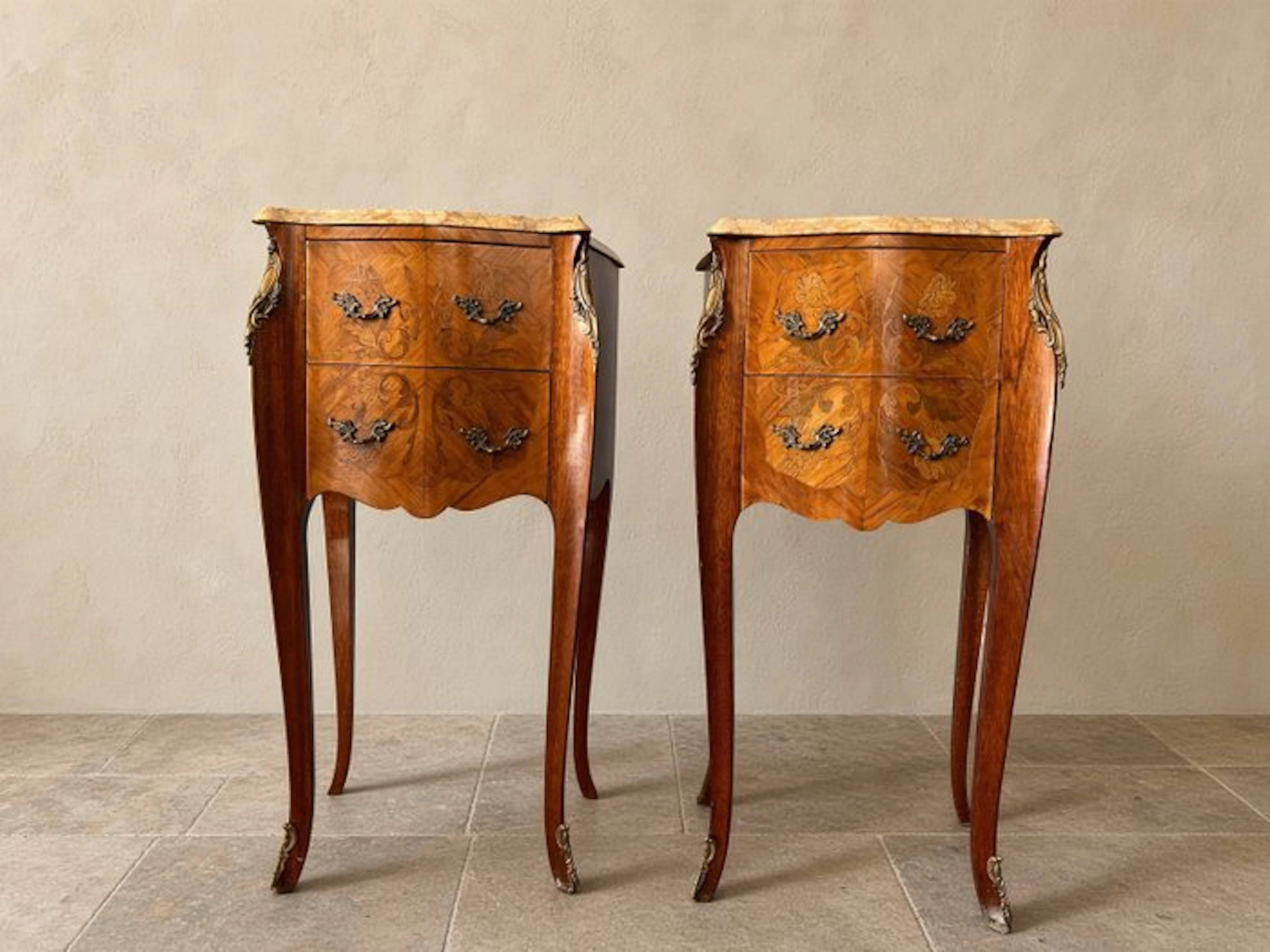 Side table (2) - A Matched Pair of French Louis XV /...