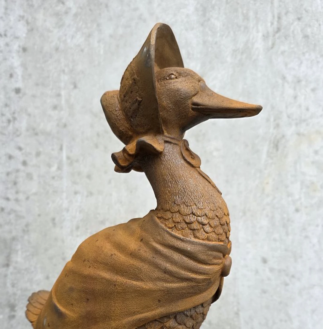 Figurine - Dressed duck - Iron