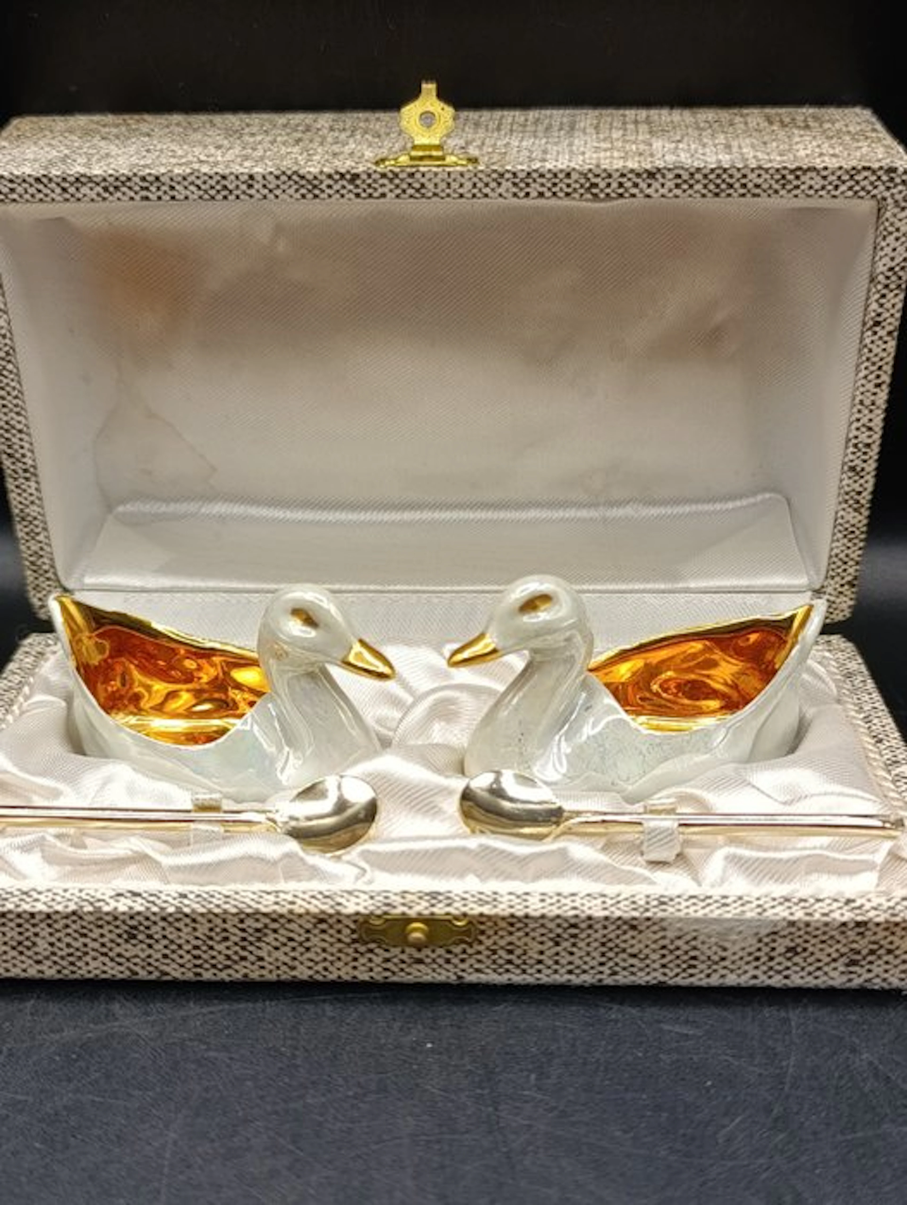 Limoges - Salt and pepper shakers (5) - Porcelain - Salerons R. Montigny & Co.