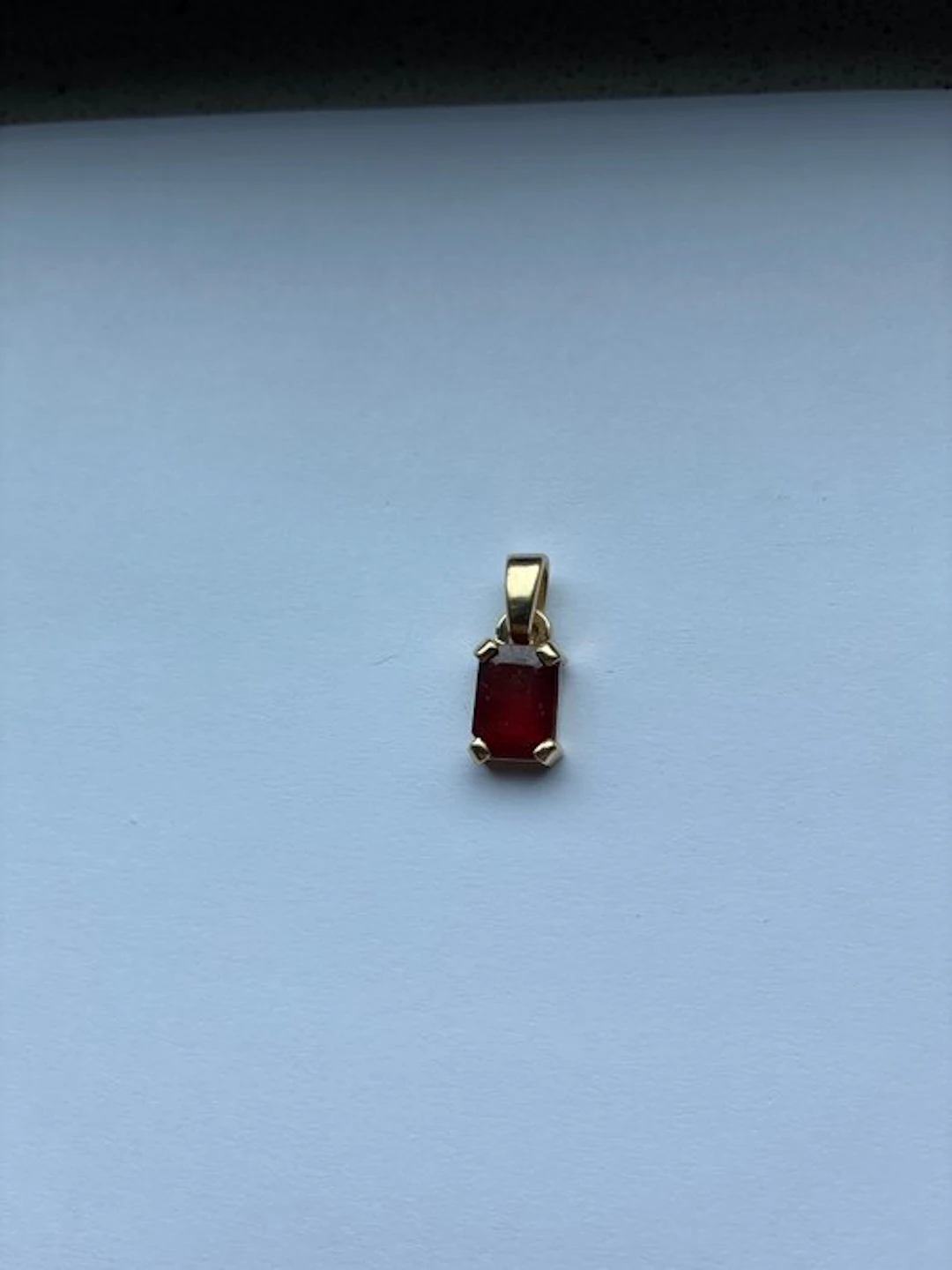 Pendant - 14 kt. Yellow gold - 6.04ct. tw. Garnet - 14k pendant with 6.4 ct
