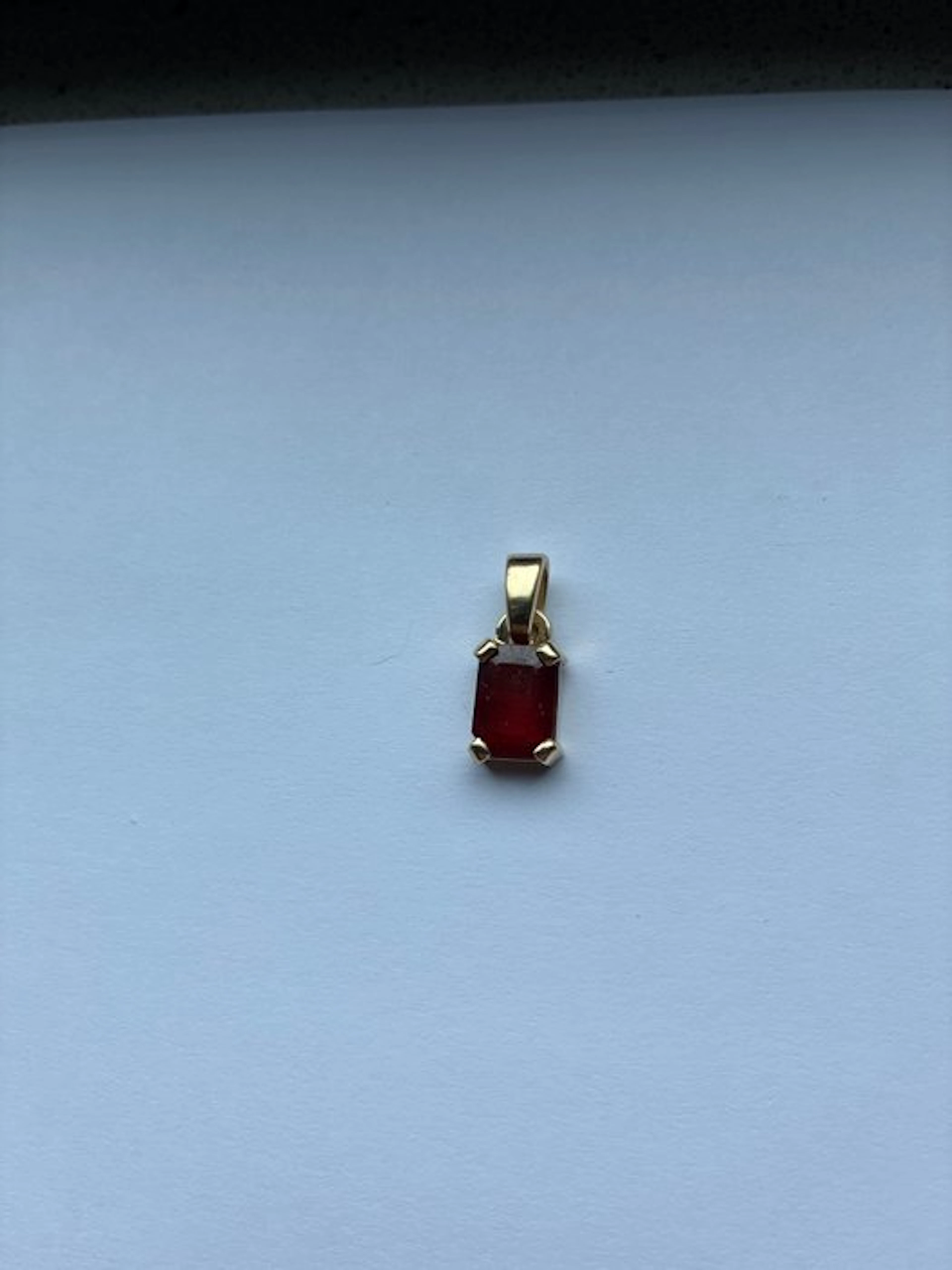 Pendant - 14 kt. Yellow gold - 6.04ct. tw. Garnet - 14k pendant with 6.4 ct