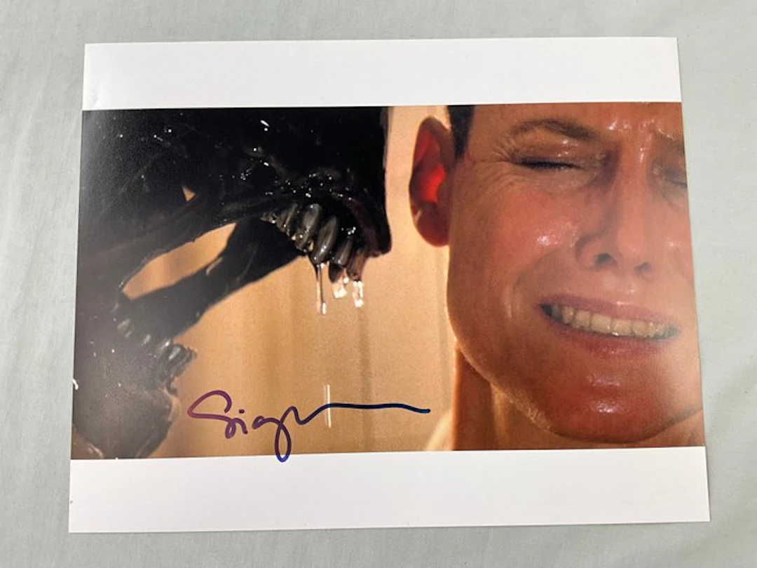 Alien - Sigourney Weaver (Ellen Ripley) - Authentic...