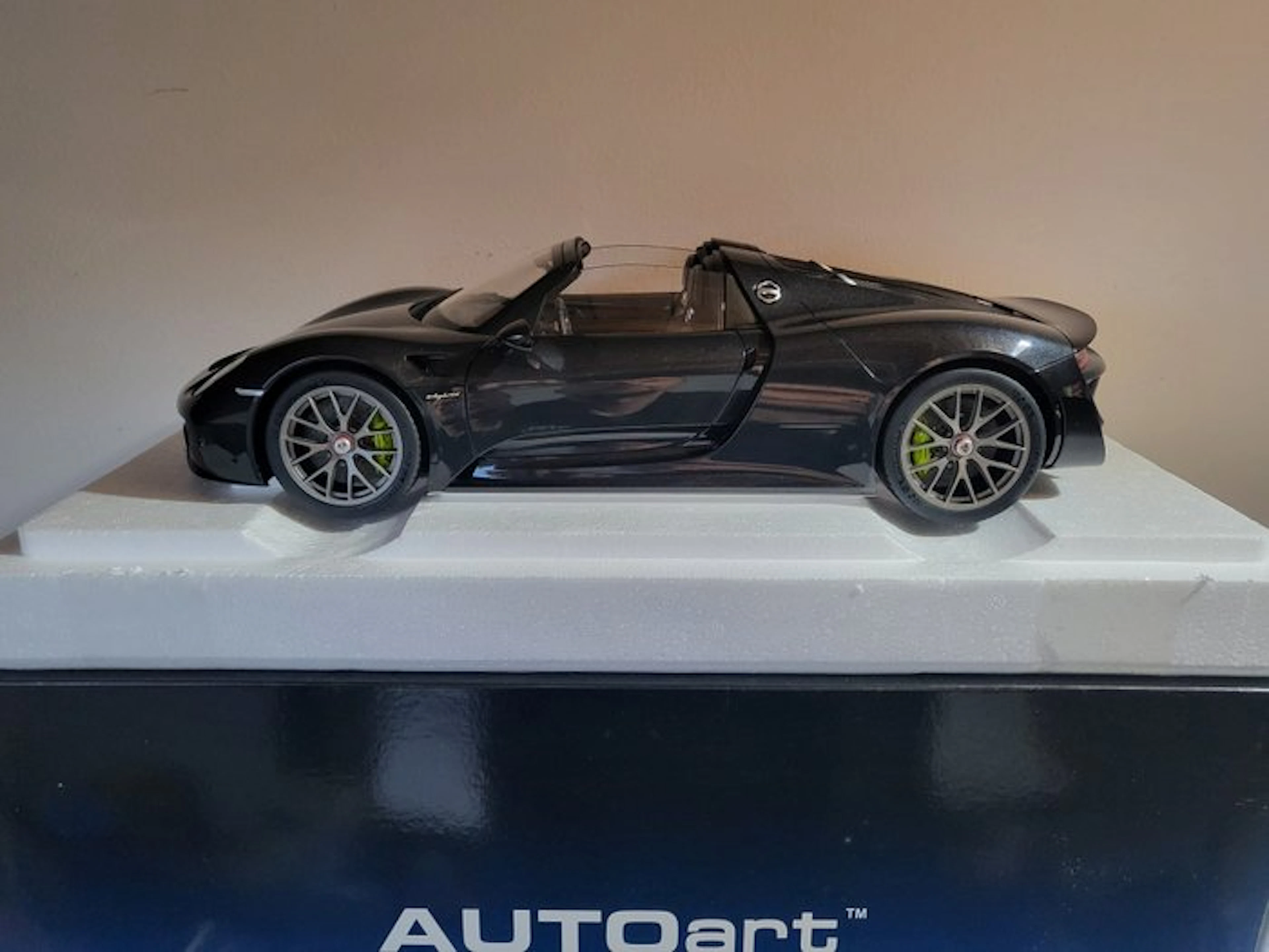 Autoart 1:18 - Model coupé - Porsche 918 Spyder Weissach Package 2013 Nero Met