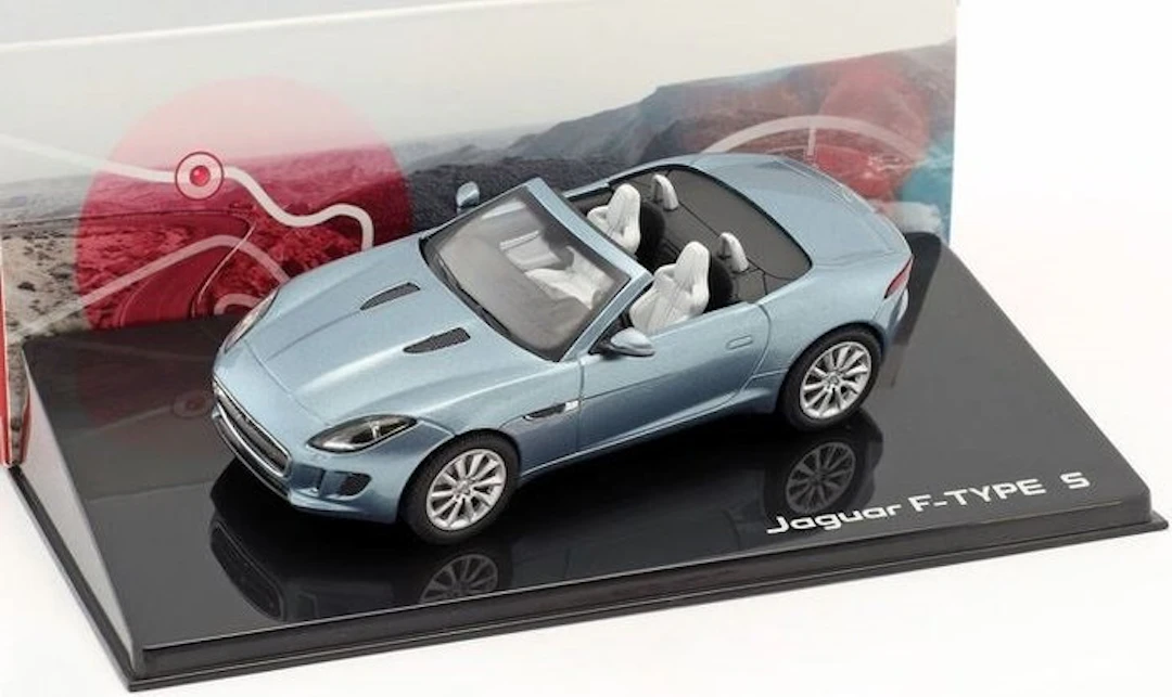 IXO 1:43 - Model car - Jaguar F-Type V8-S - Satellite Grey