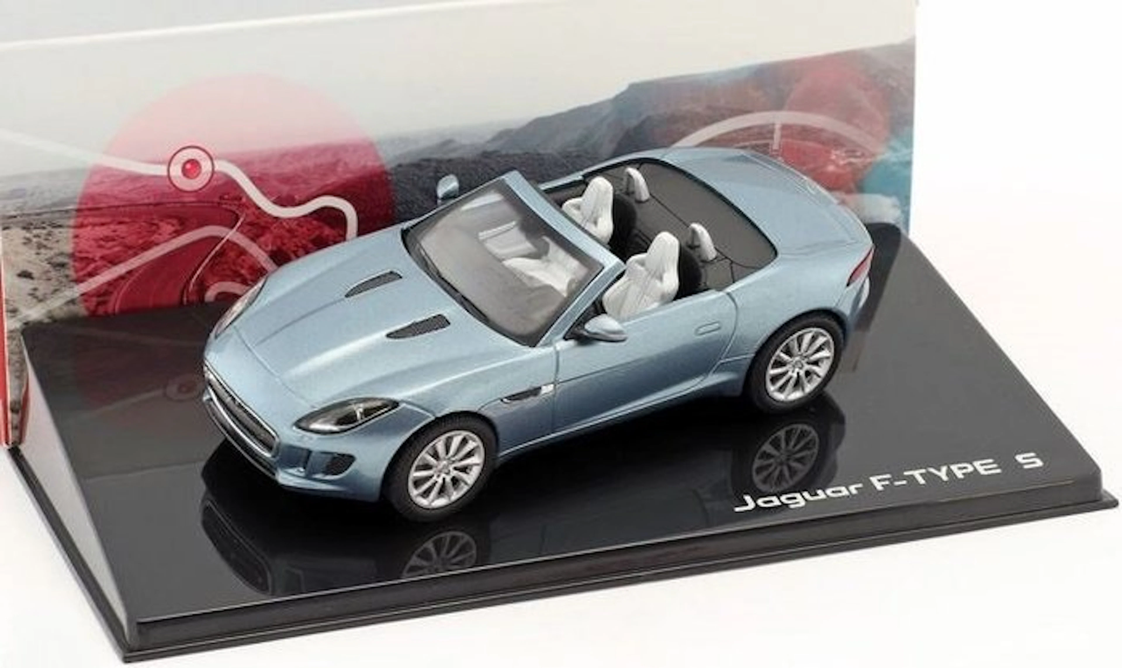 IXO 1:43 - Model car - Jaguar F-Type V8-S - Satellite Grey