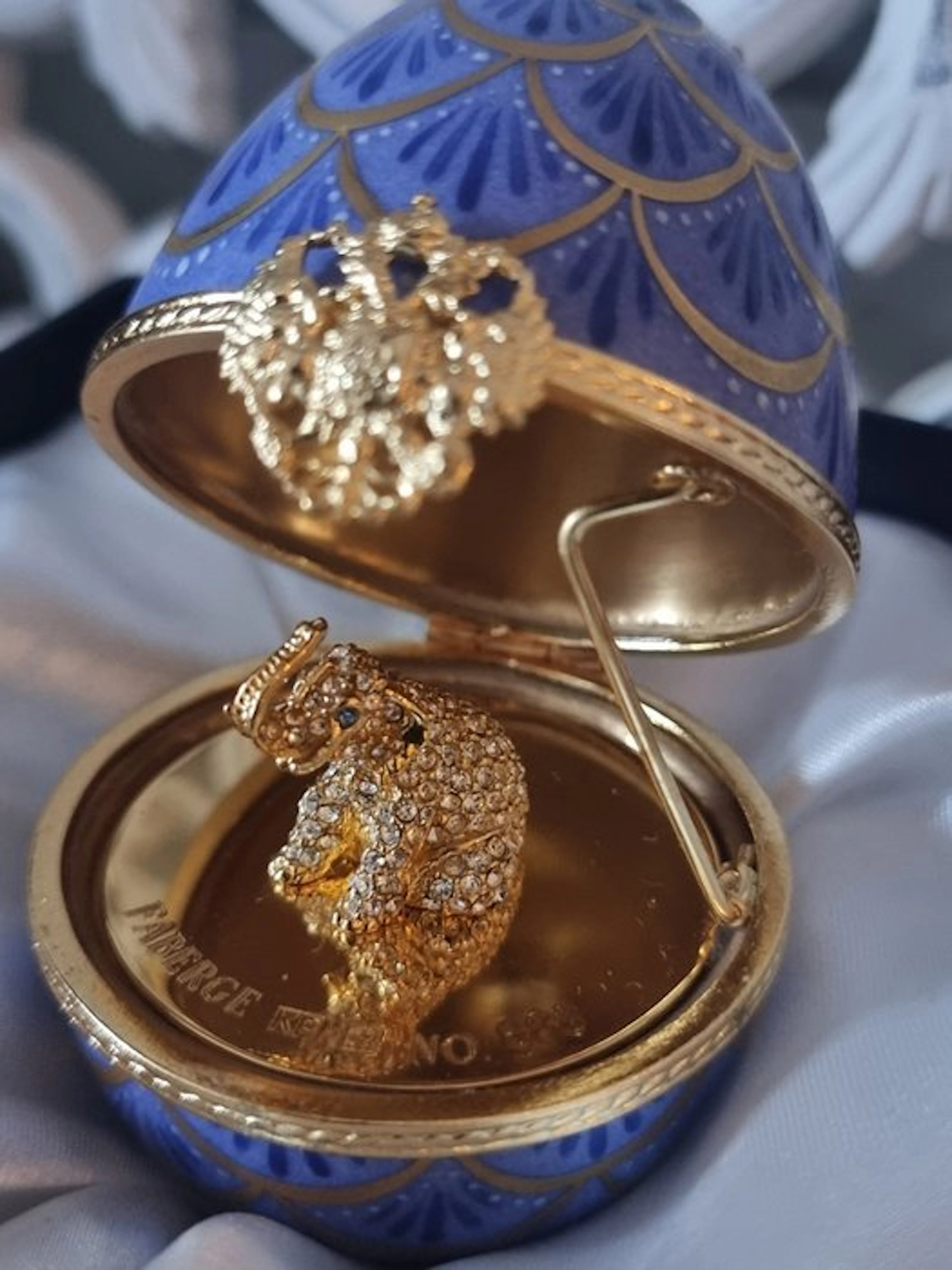 Fabergé egg - Fabergé Style Limoges Imperial Elephant Egg - Porcelain