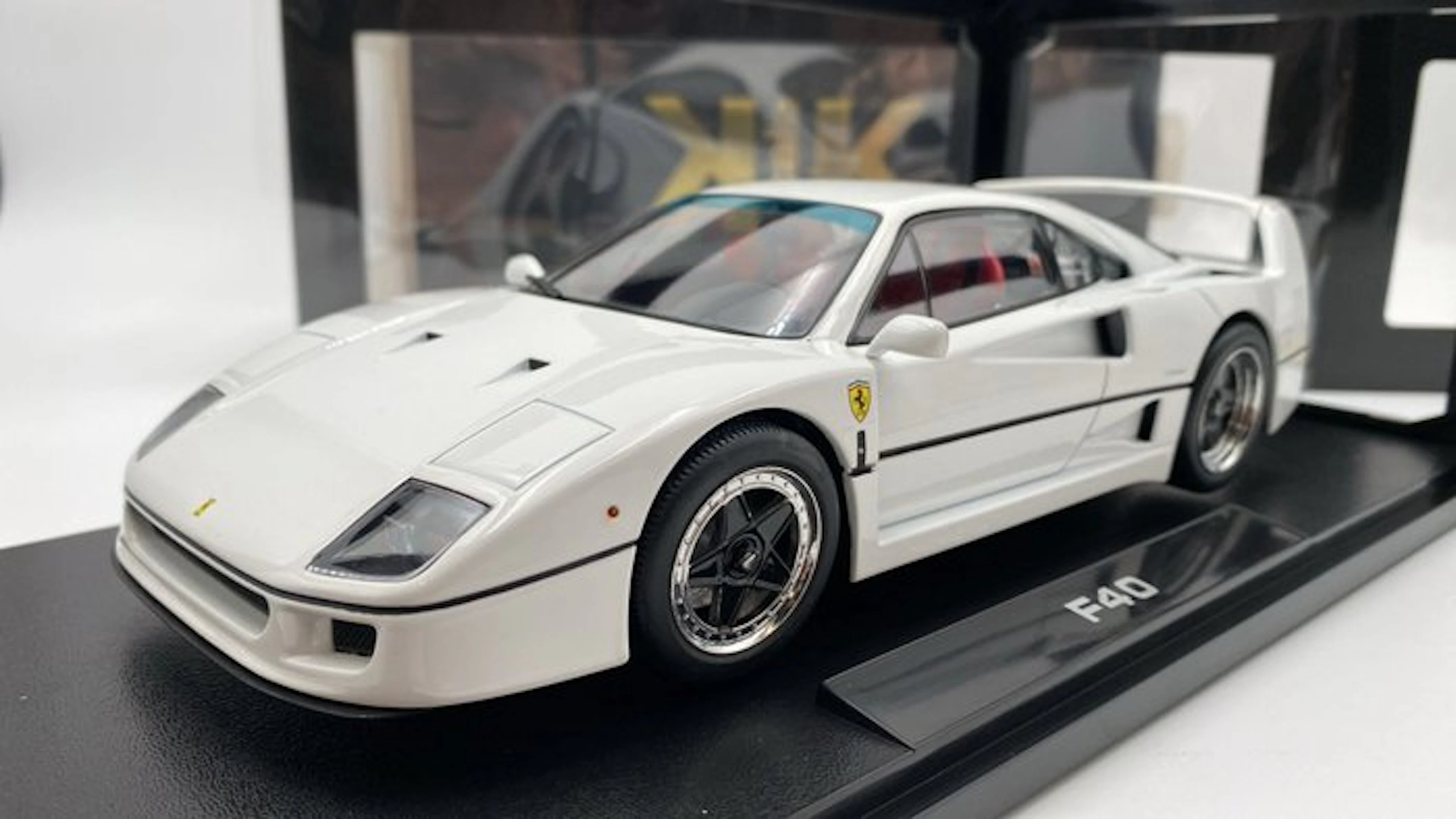 KK-Scale 1:18 - Model car - Ferrari F40 - (cod.P20)