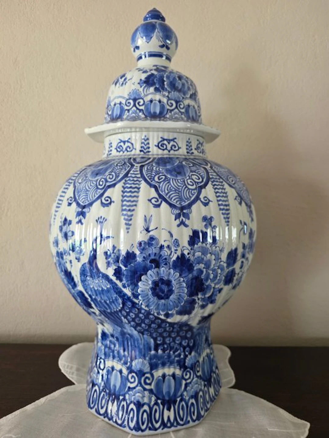 De Porceleyne Fles, Delft - Lidded vase - Delftware