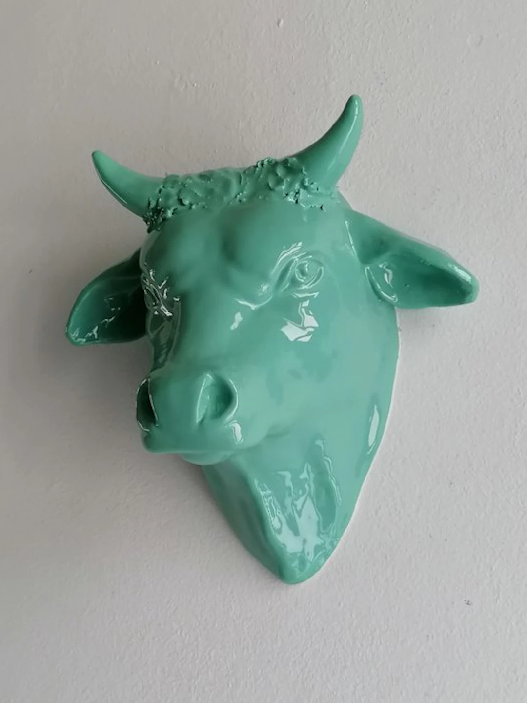 Vanessa Bonino - Sculpture, Luxury bull - 21 cm - Majolica - 2026