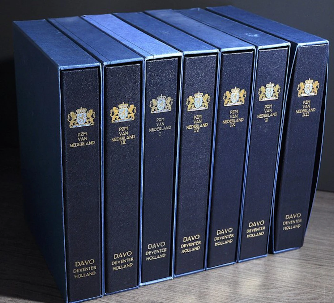 Netherlands - A hefty box filled with 100-count mint...