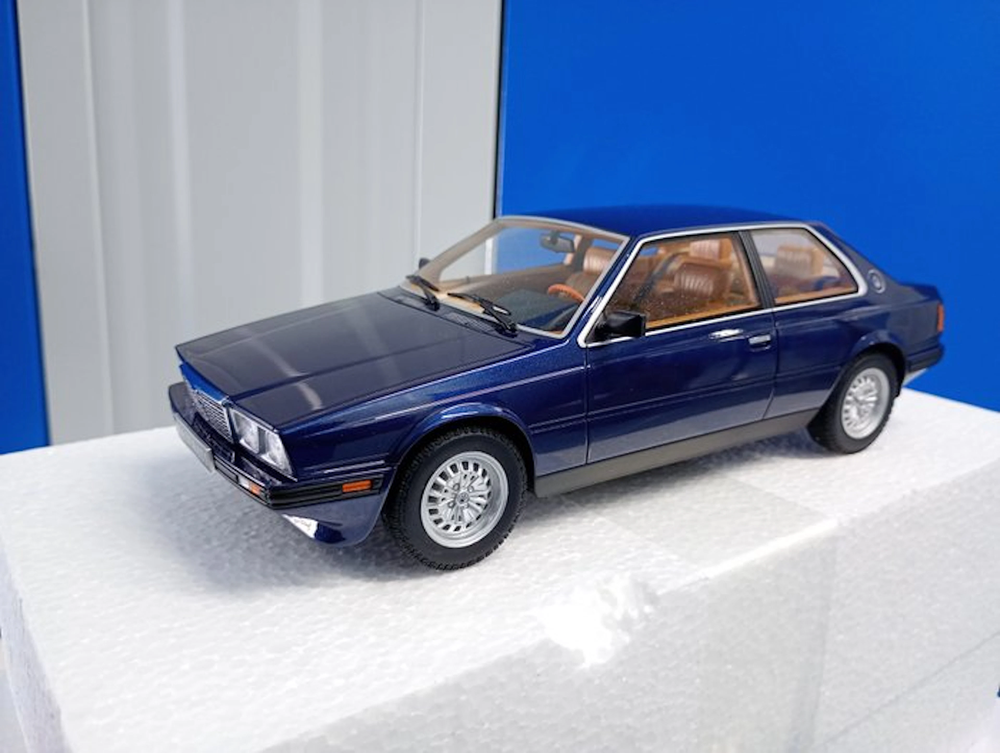 MiniChamps 1:18 - Model sports car - Maserati BiTurbo Coupe 1982
