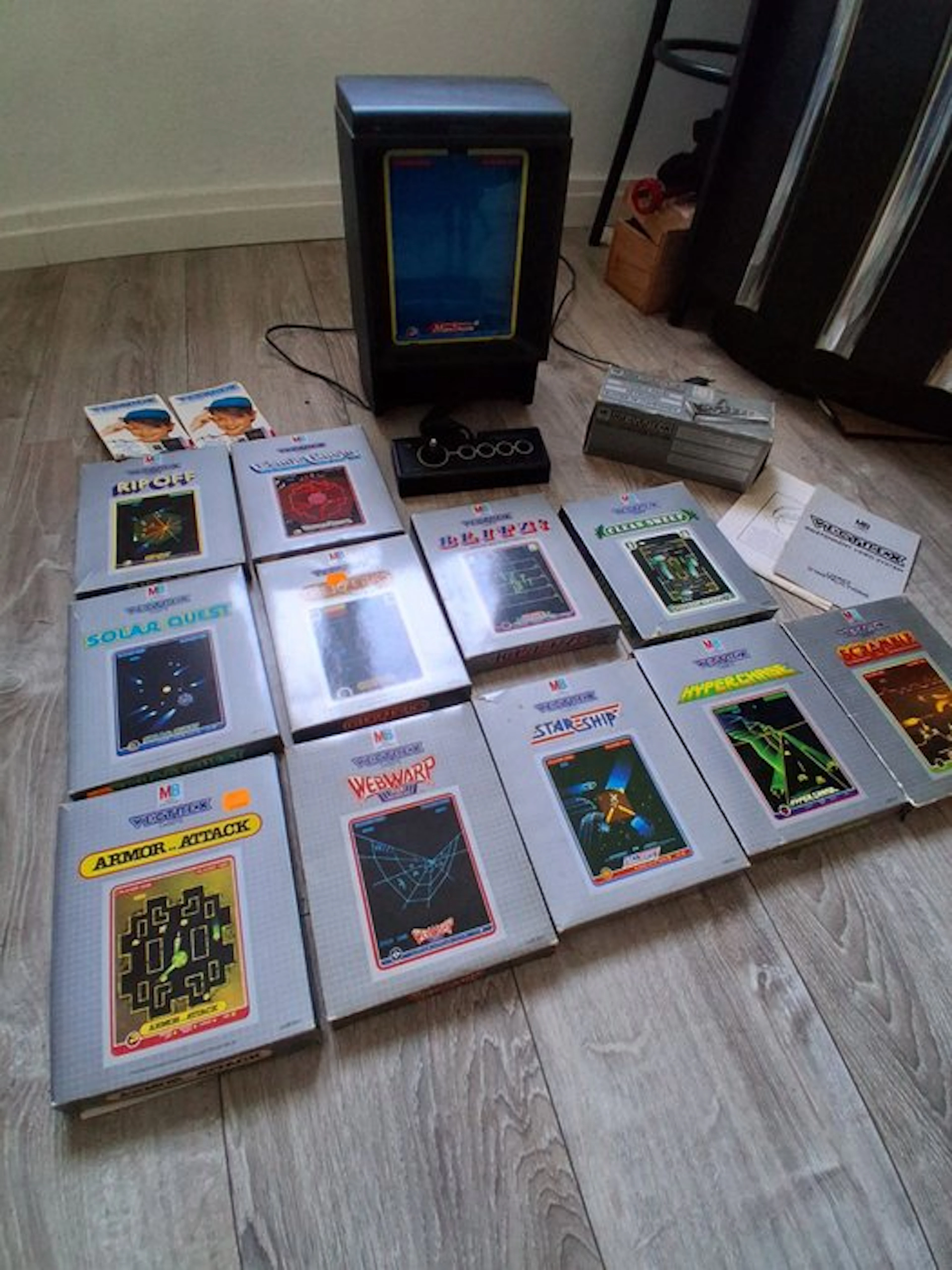 Vectrex MB - Vectrex MB écran intégré + manette + lot de...