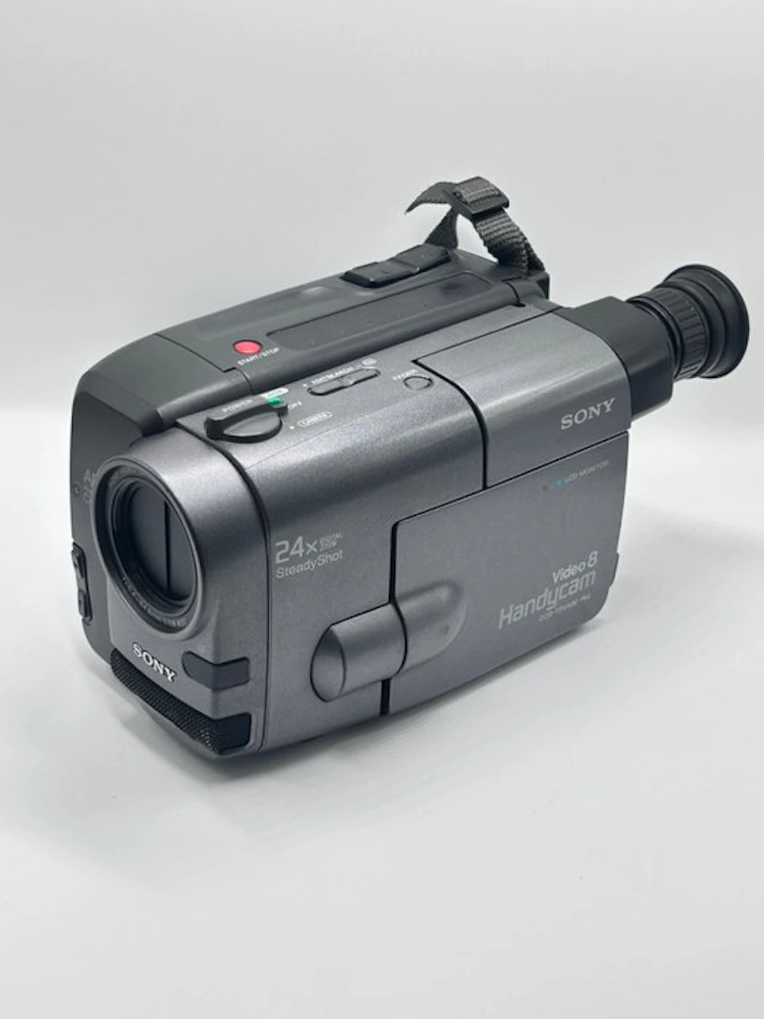Sony Handycam CCD-TRV40E Video8 PAL Video8 camera