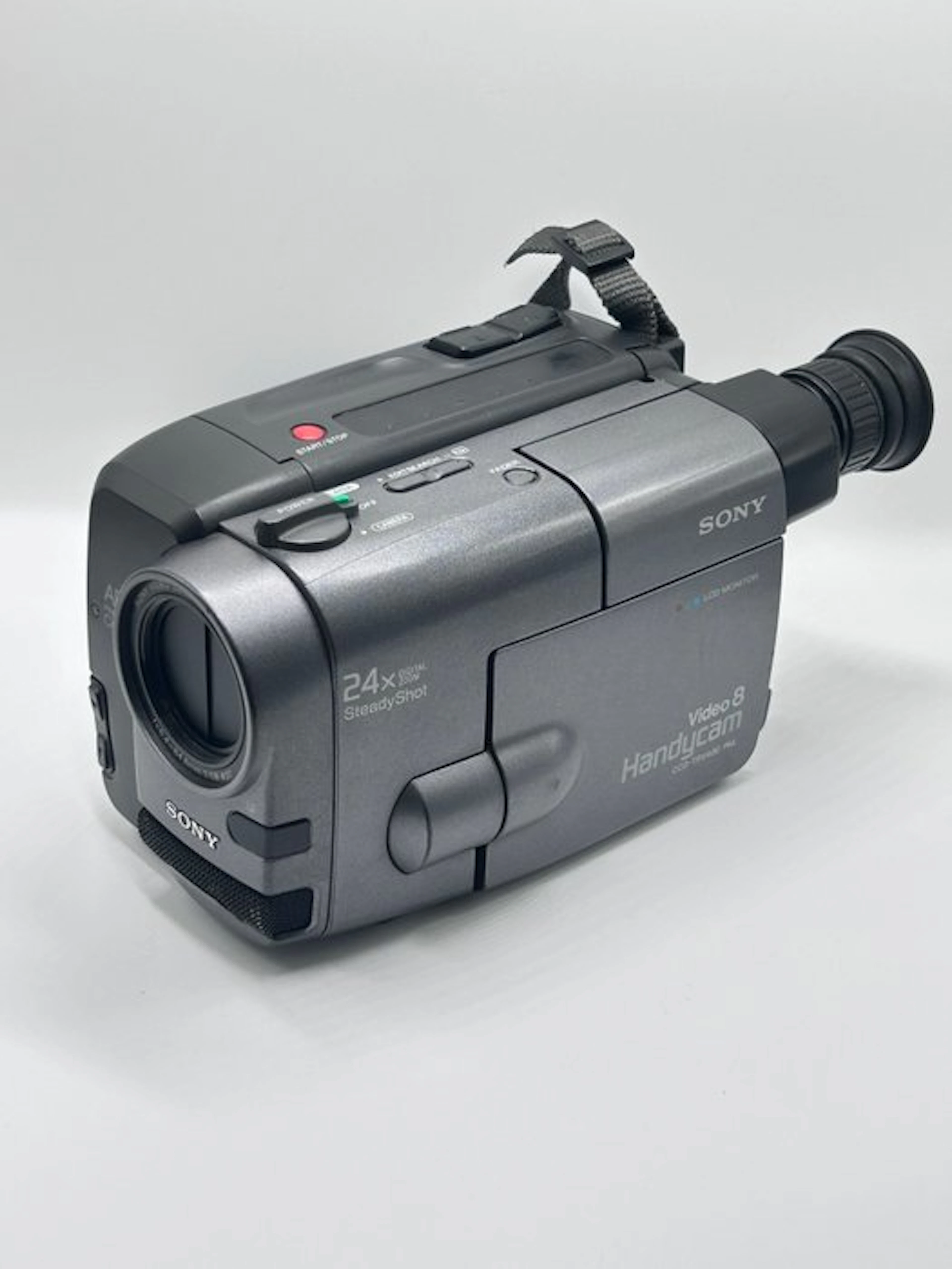 Sony Handycam CCD-TRV40E Video8 PAL Video8 camera
