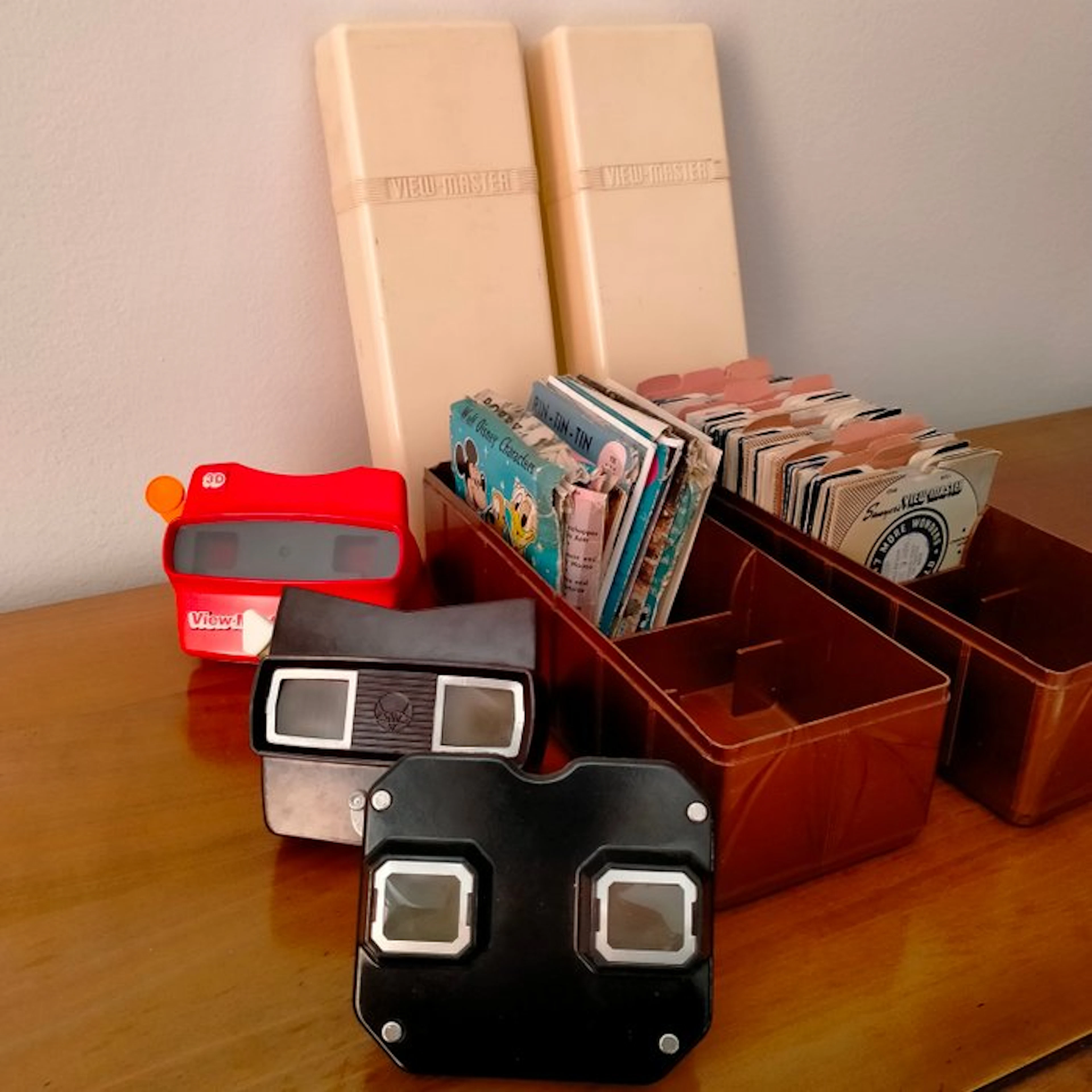Themed collection - Stereoscopes / View-Master viewers...