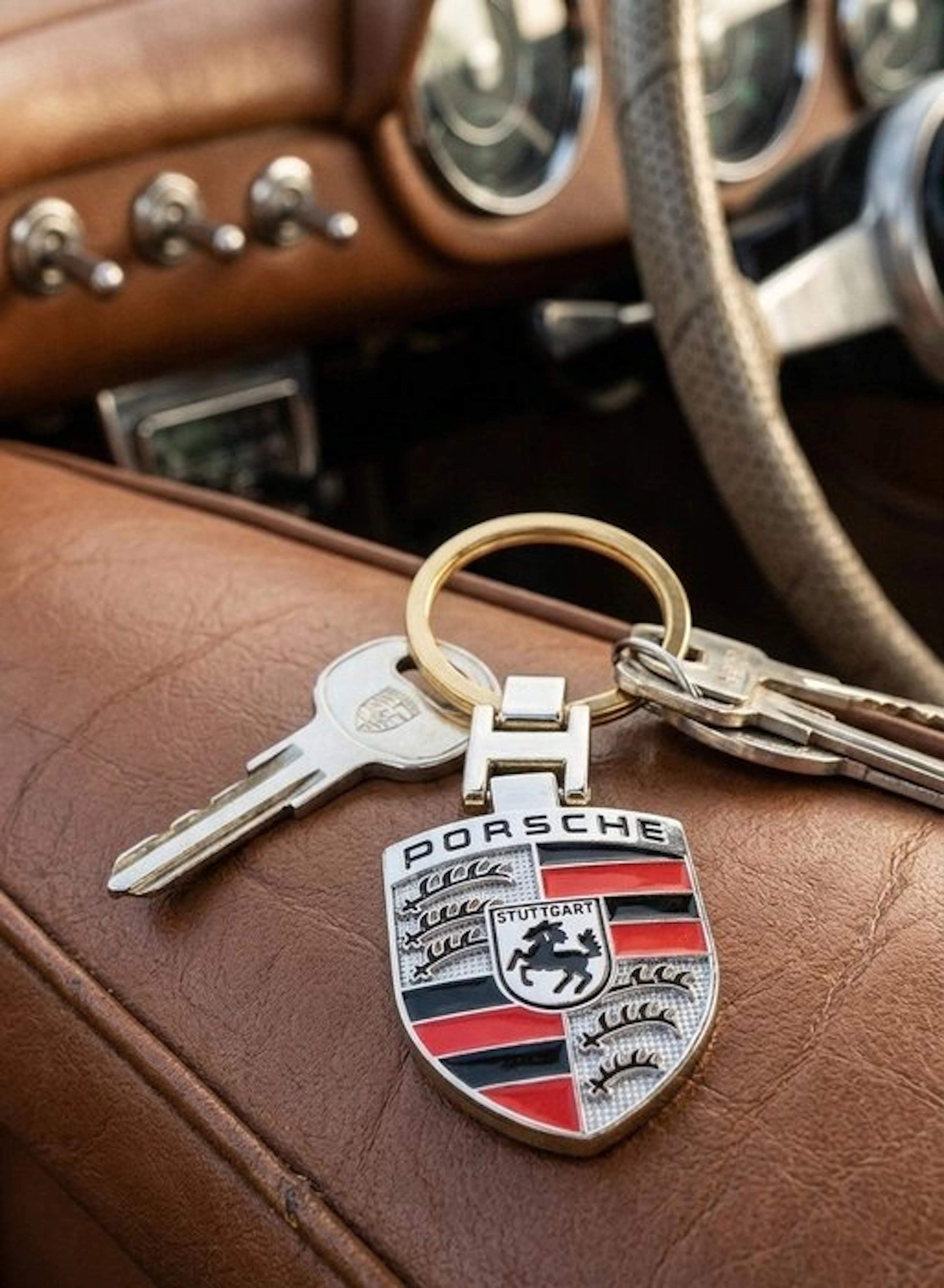 Porsche keychain, gold plated, 750 (18k) - Porsche