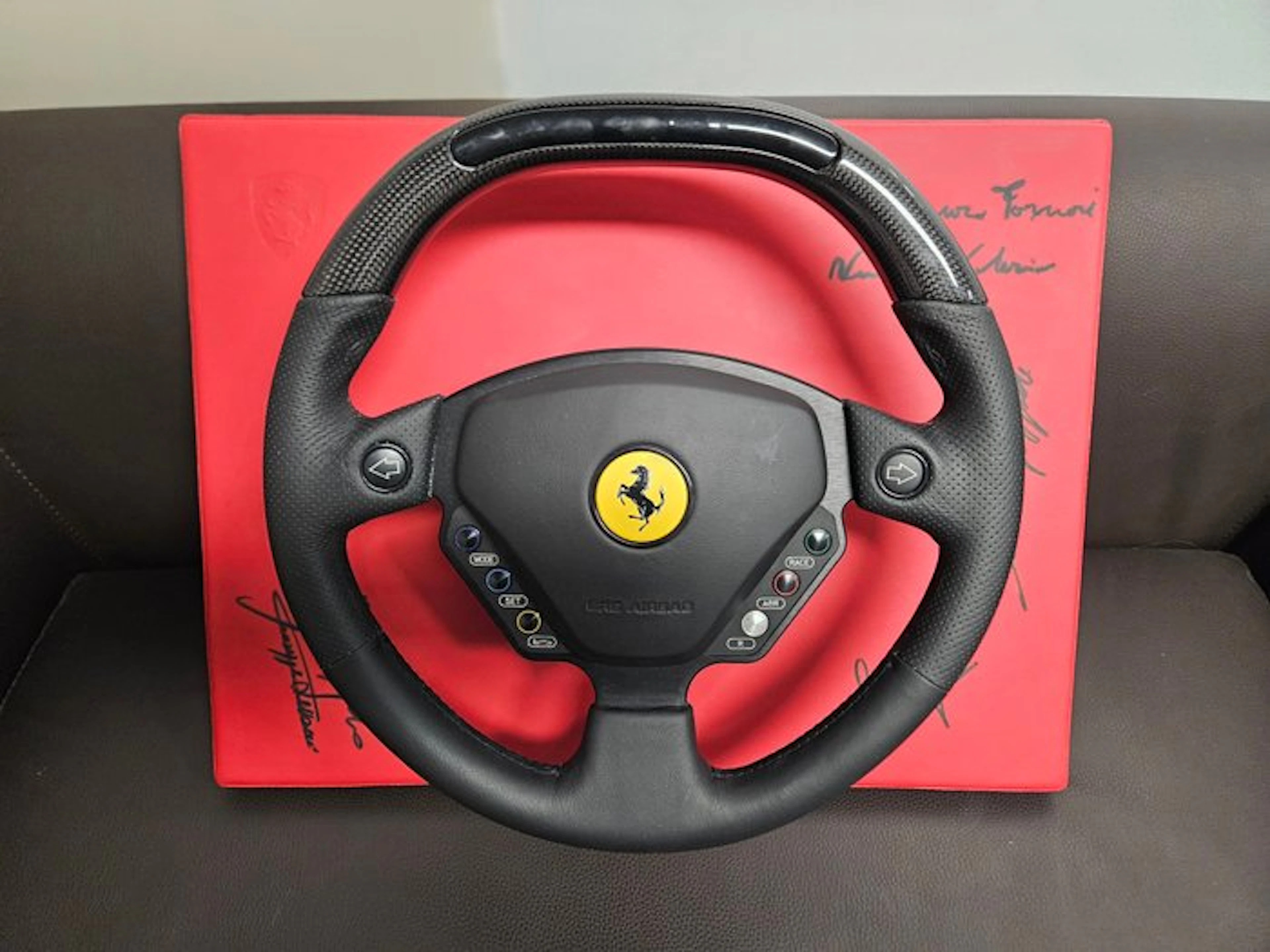 Enzo steering wheel - Ferrari - Enzo - 2003