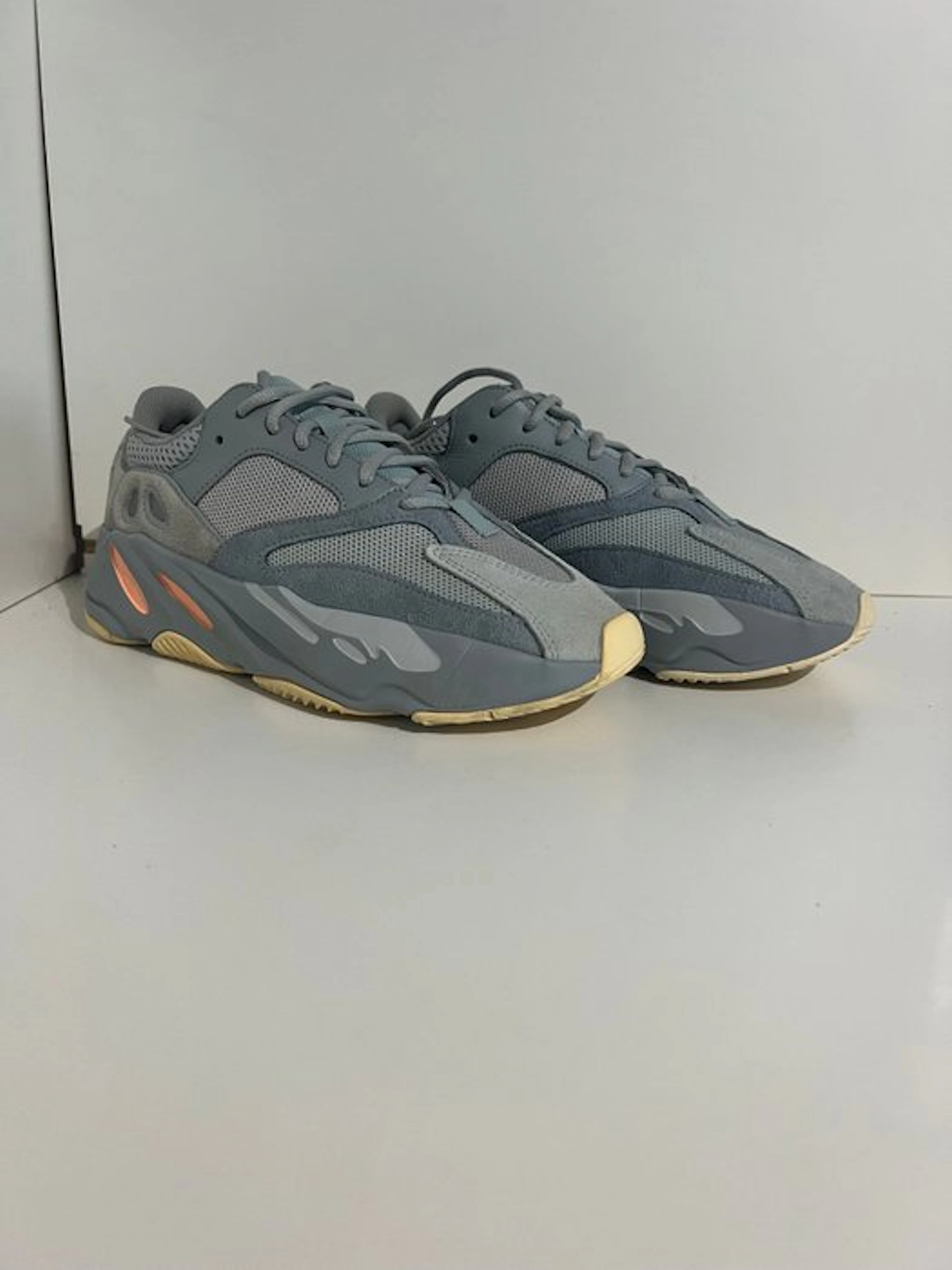 Yeezy - Yeezy Boost 700 - Sneakers - Size: EU 41.5 - New with tags