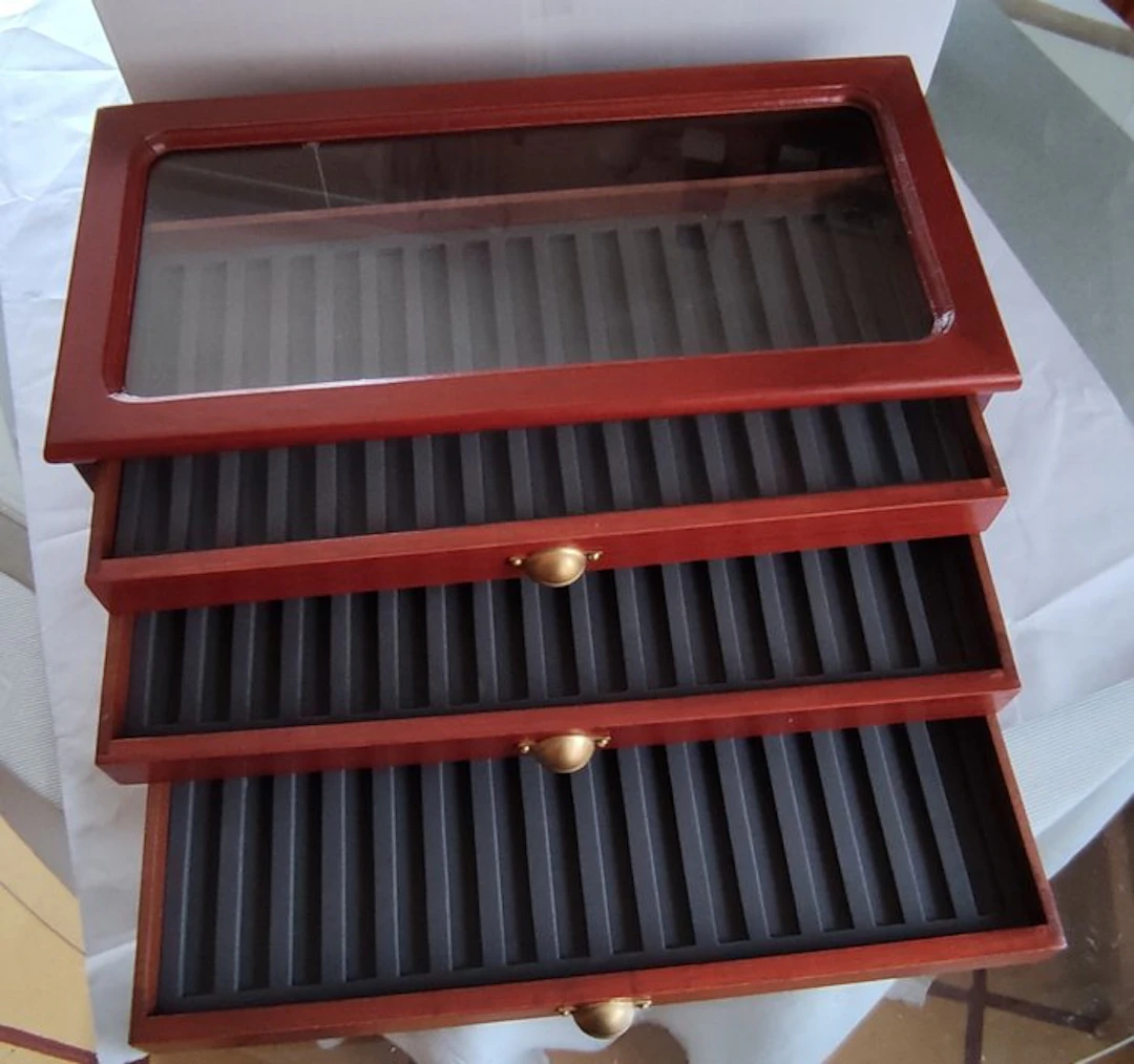 No reserve price - Display case - Wood, Metal, Glass, Foam