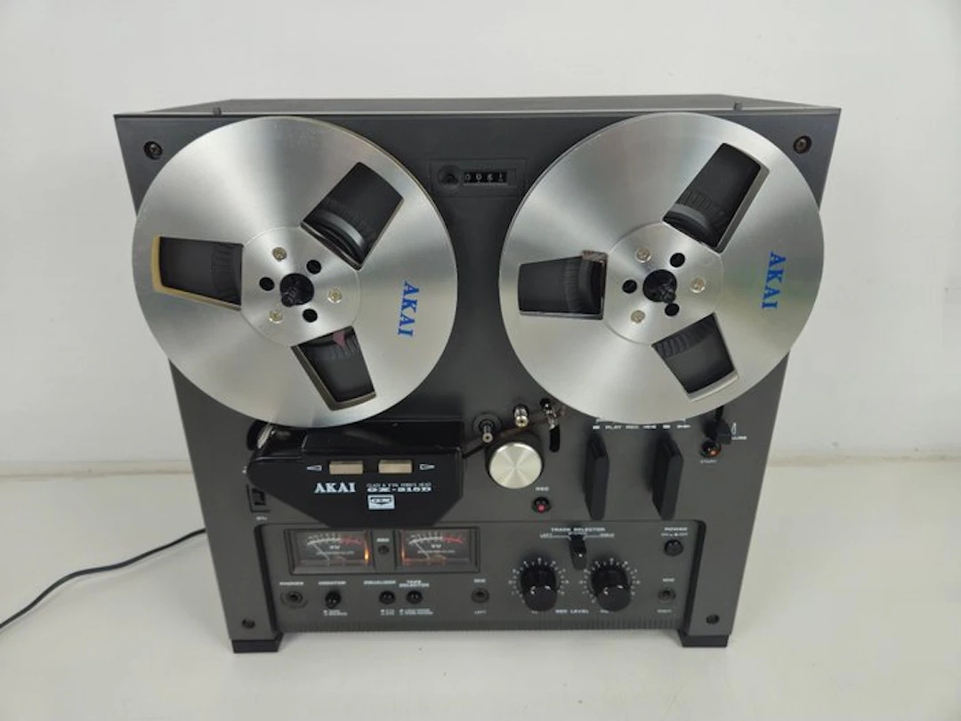 Akai - GX215-D Reel to reel deck 18 cm