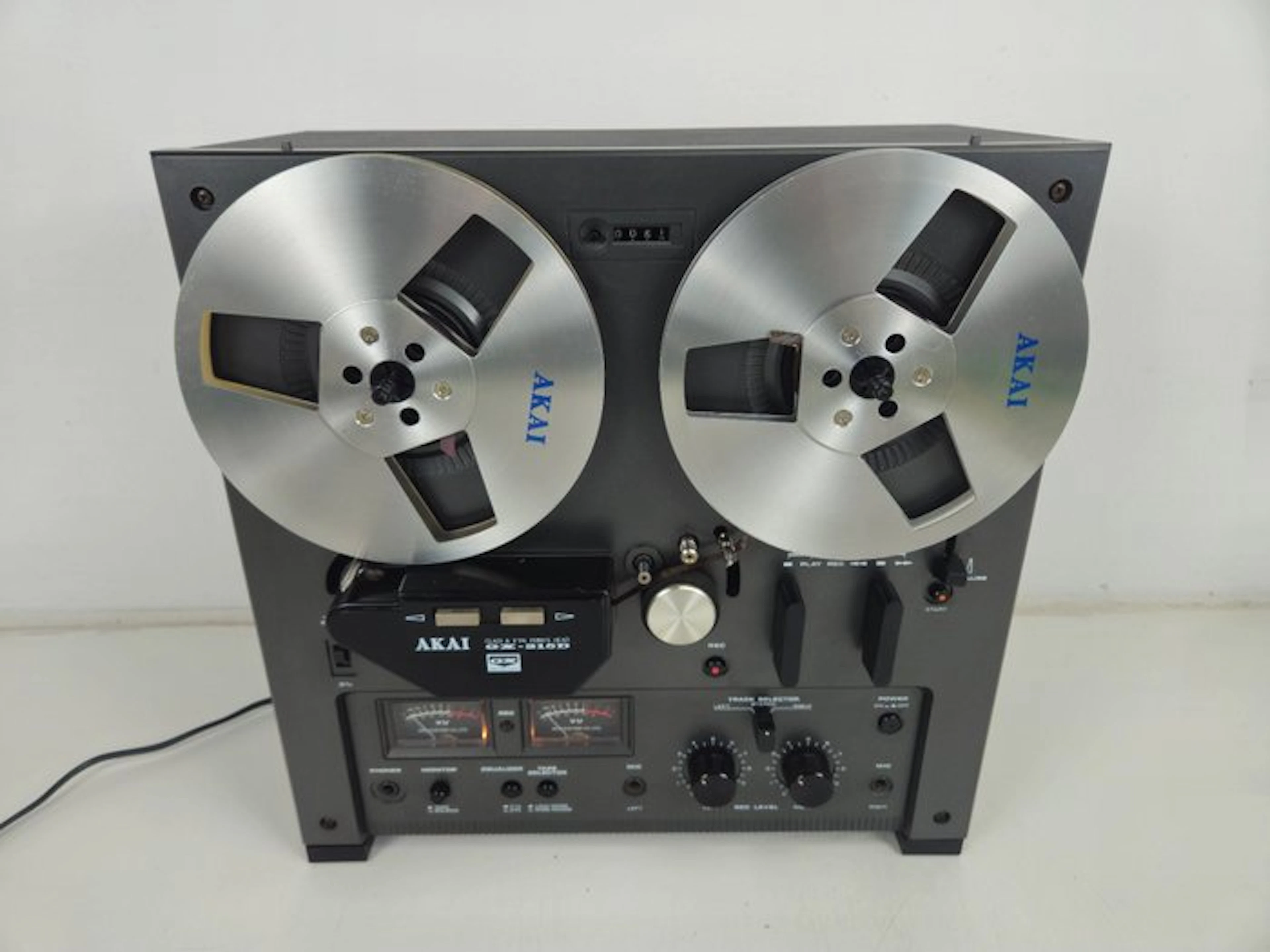 Akai - GX215-D Reel to reel deck 18 cm