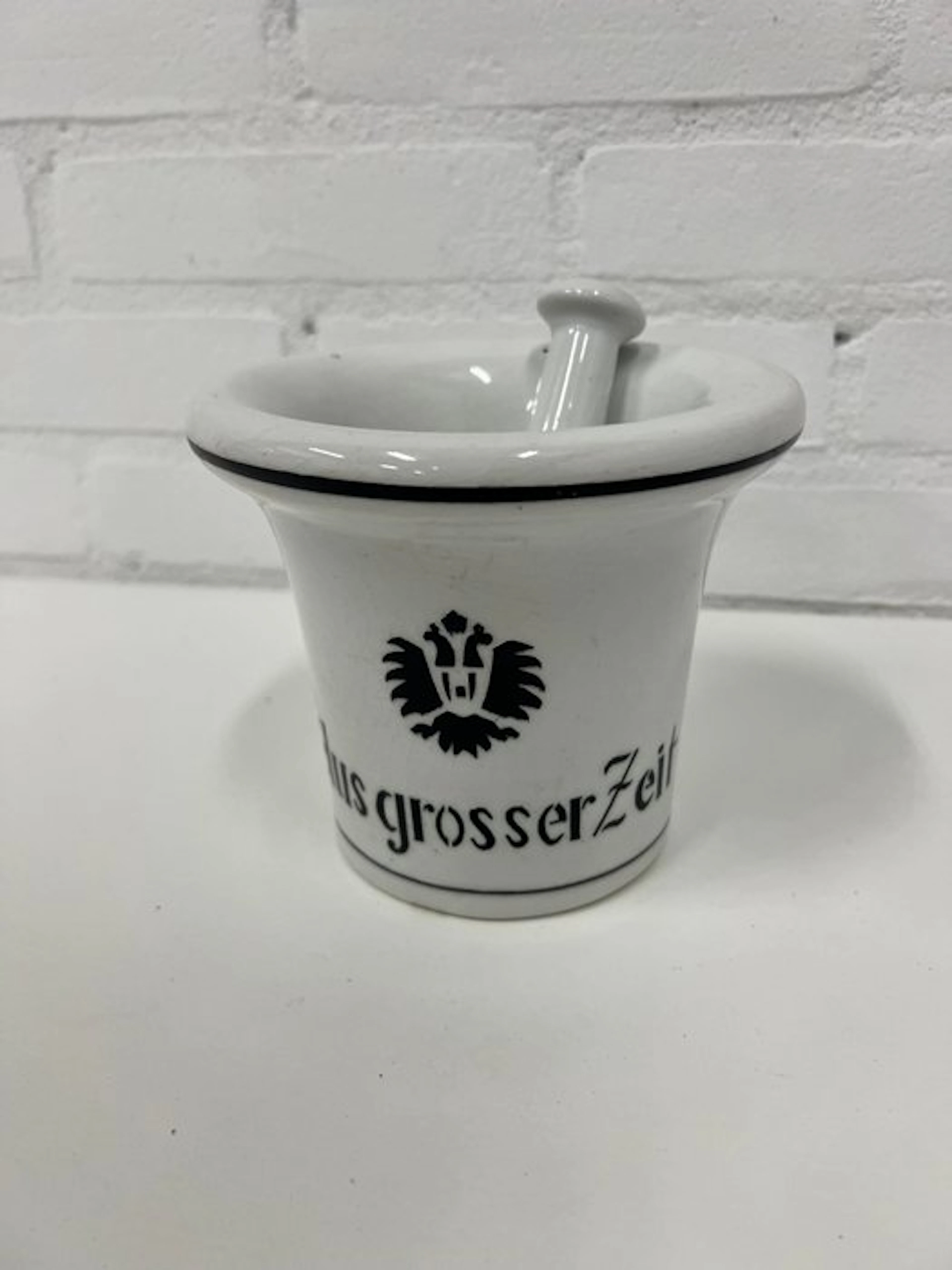 Mortar and pestle - Mortar 1914-1916 - Porcelain - From a great era