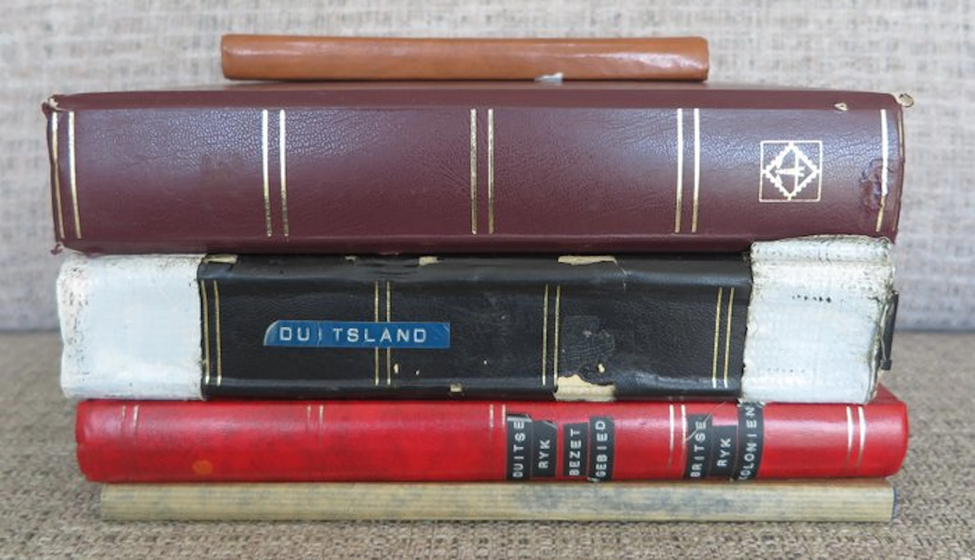World - Batch in 5 stock books