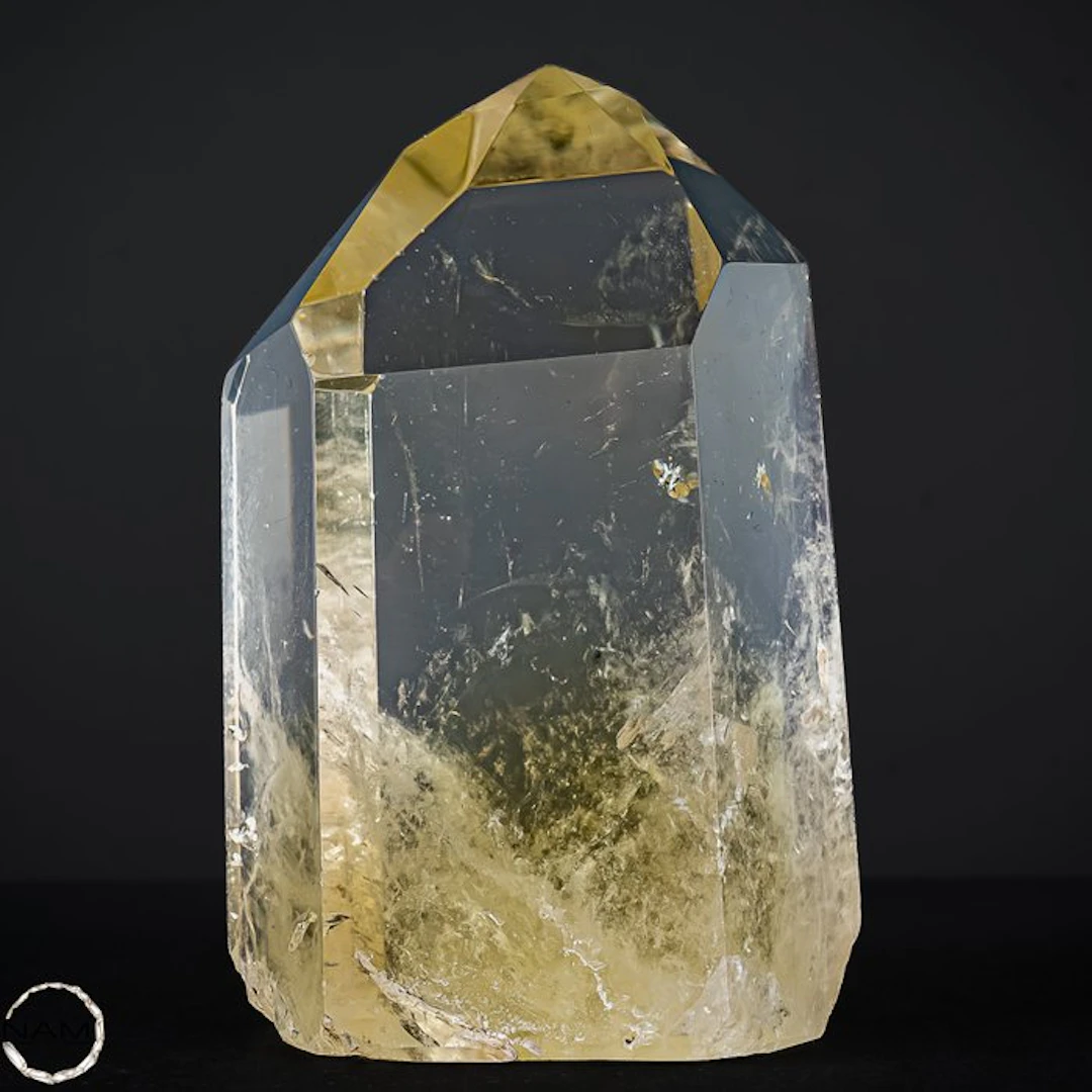 Citrin-Obelisk – Elegant natural stone with golden-yellow...