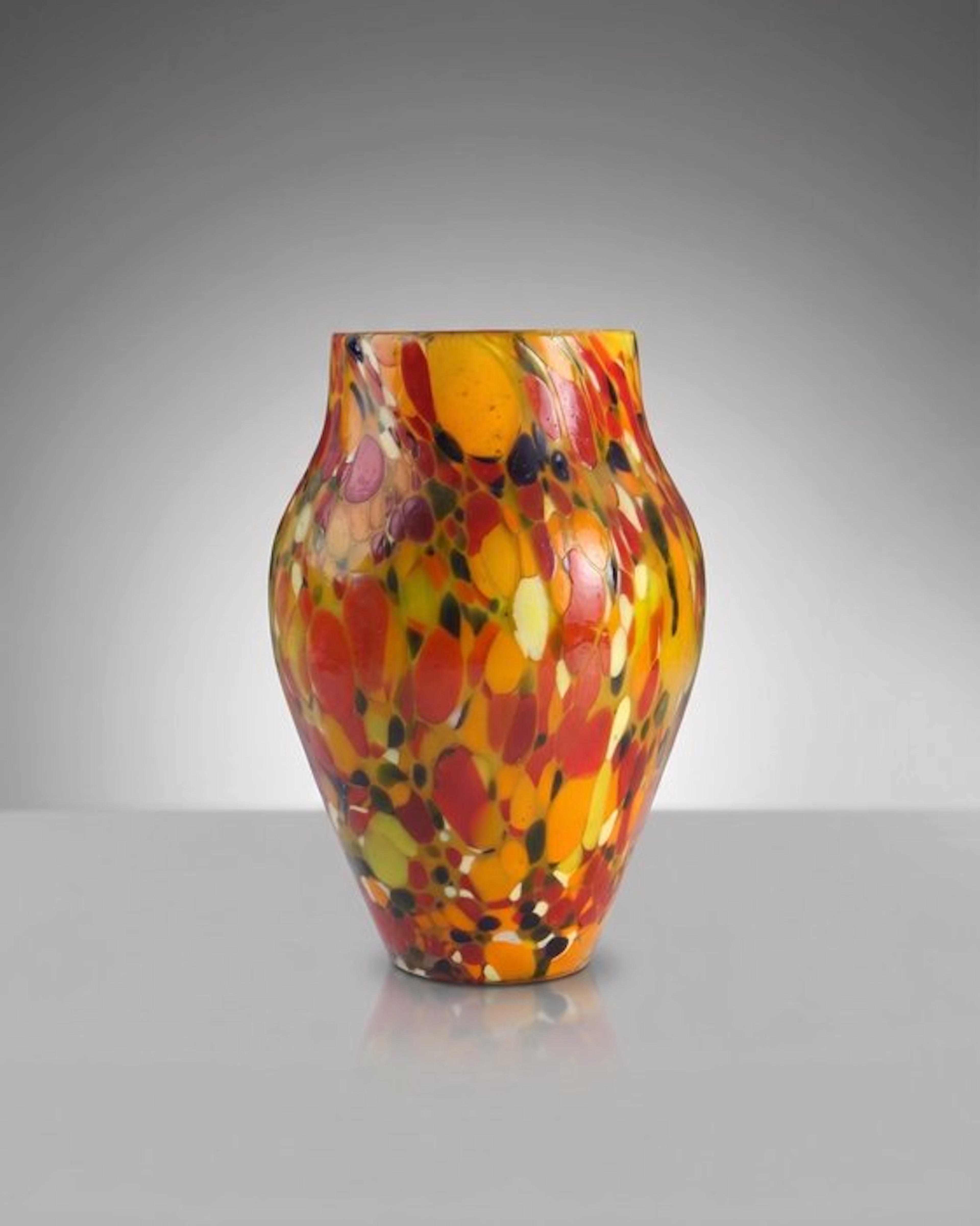 Vase - Confetti-spattered glass in red