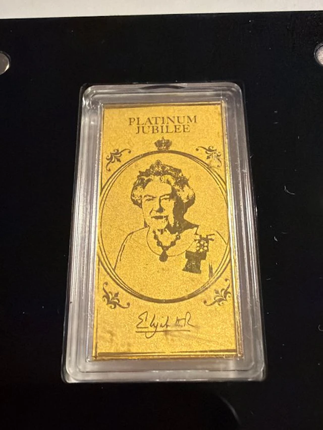 World. Medal ND Queen Elizabeth - Platinum Jubilee 1/200...