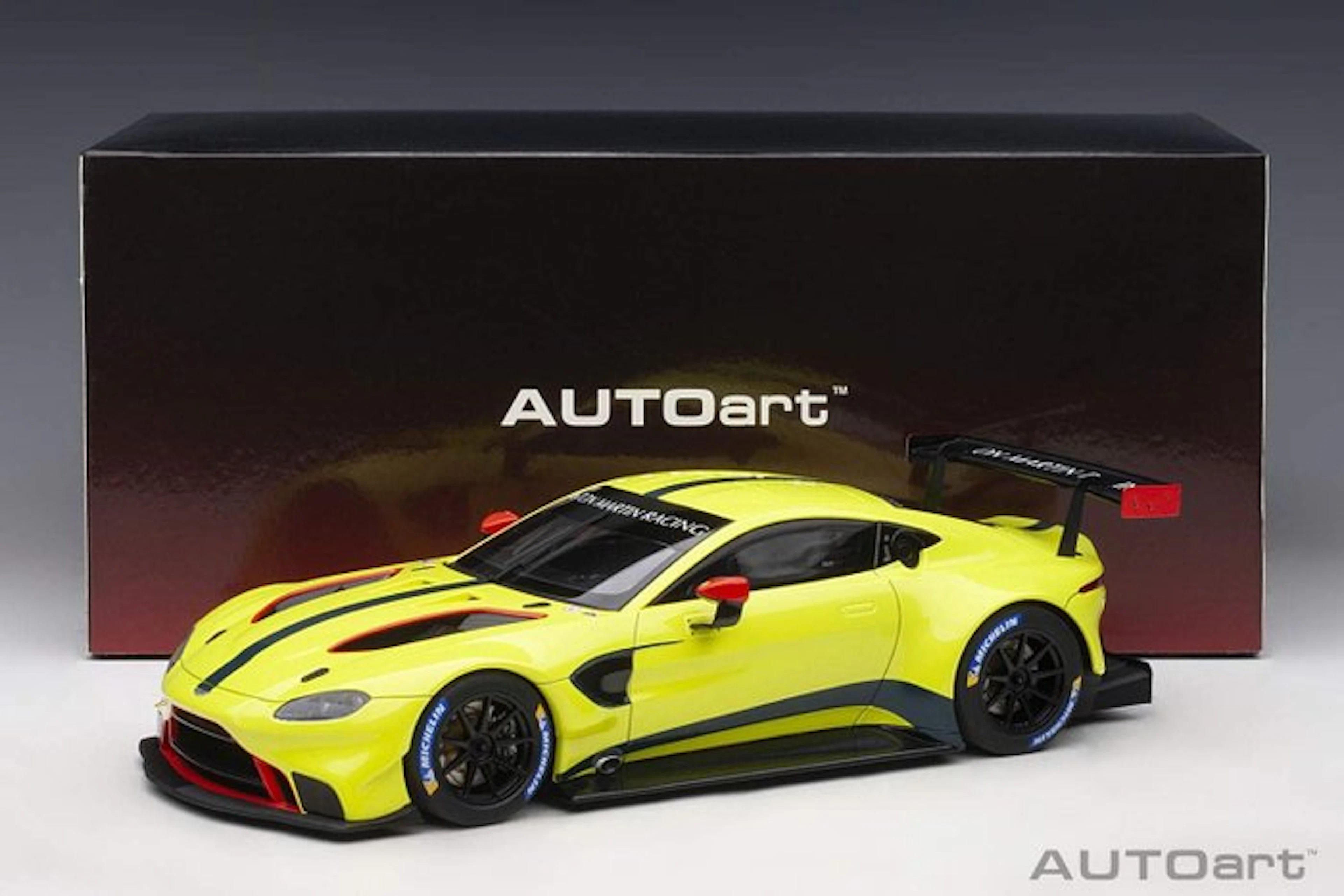 Autoart 1:18 - Model race car - Aston Martin Vantage GTE...