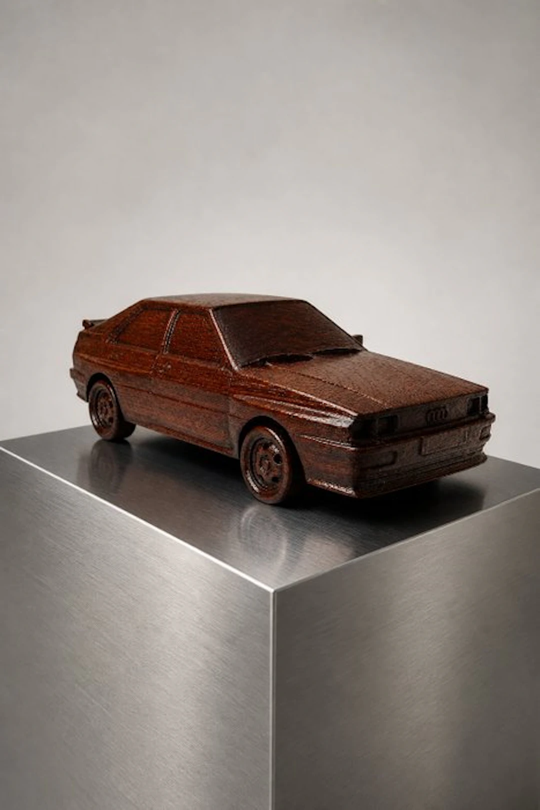 1:16 - Model sports car - Quattro 1980