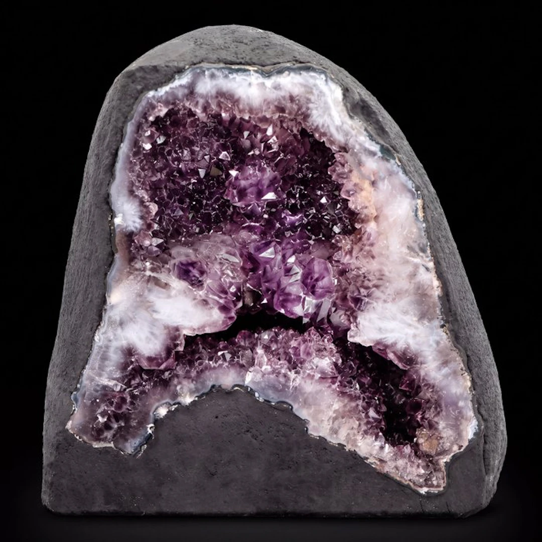 Vivid Amethyst - Geode - 21x18x17 cm- 7.5 kg