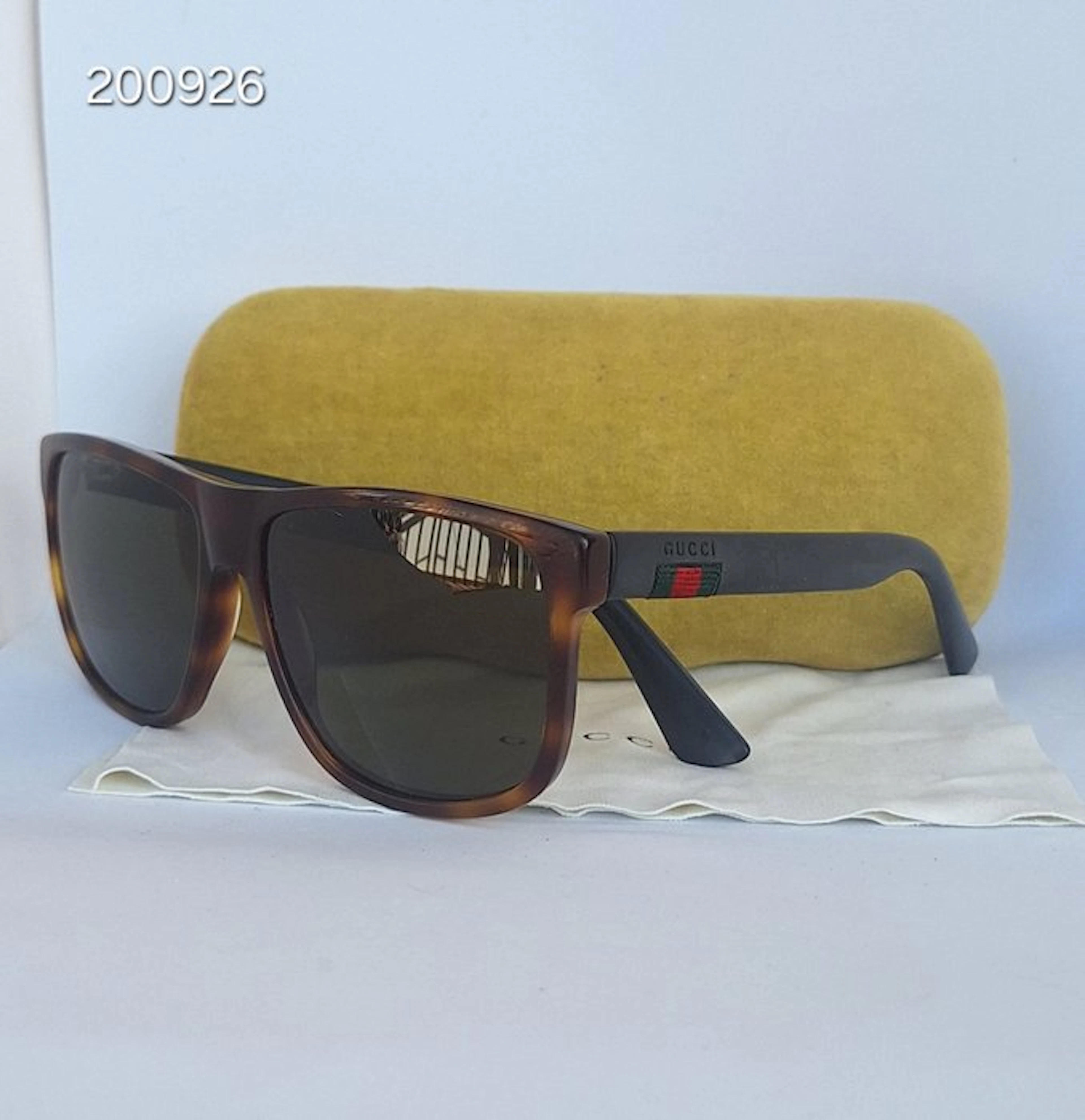 Gucci - Sunglasses