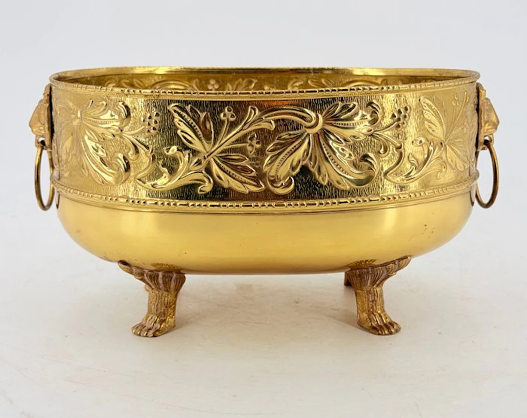 Jardinière - Neo-Gothic - Gilt brass - Lions