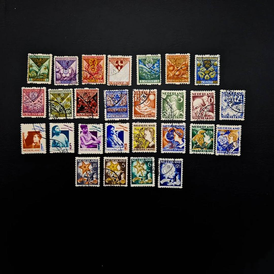 Netherlands 1924/1930 - Collection of Kinderzegels Roltanding