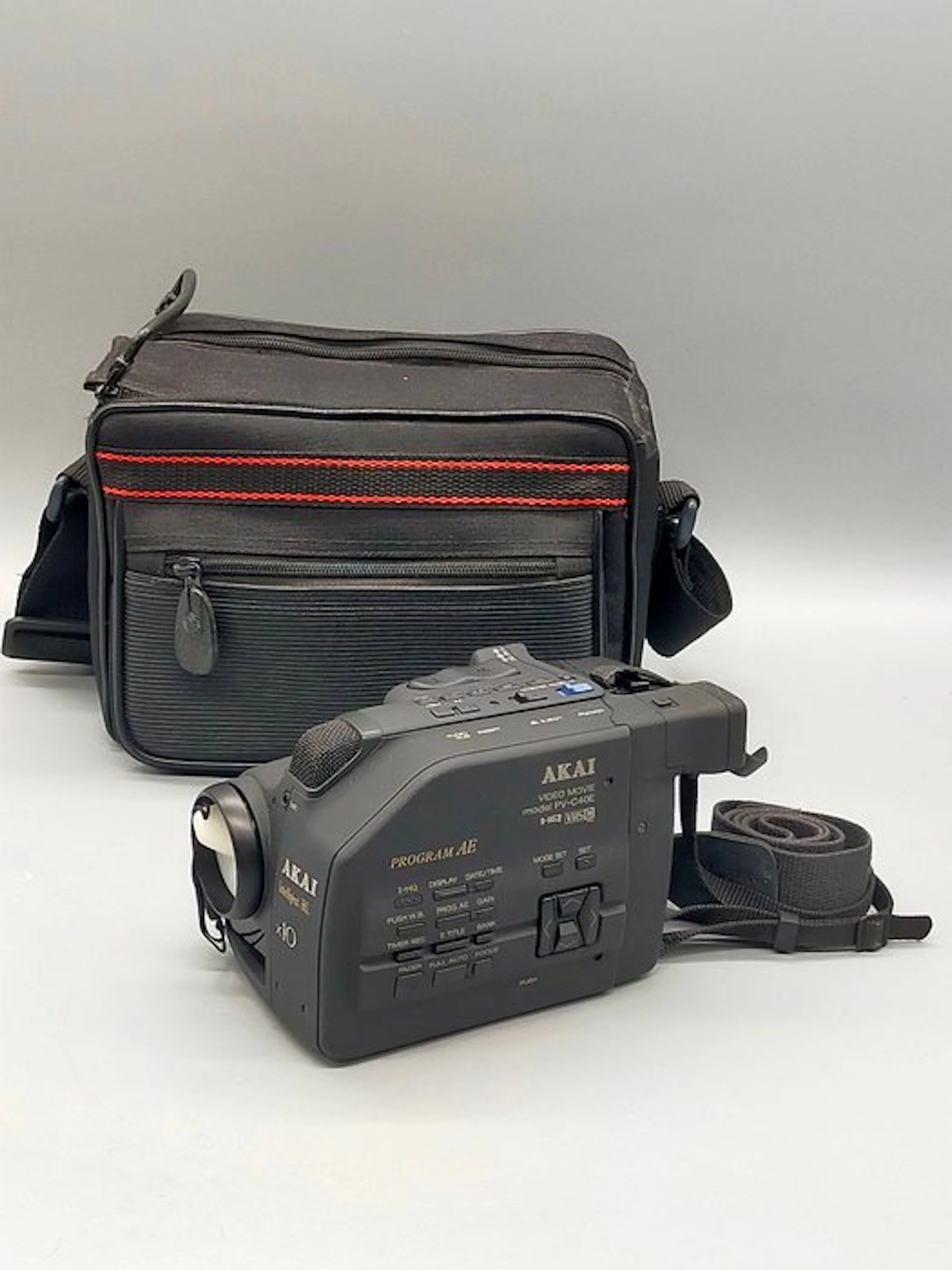 AKAI PV-C40E VHS-C Camcorder Video Movie – Vintage camera with bag