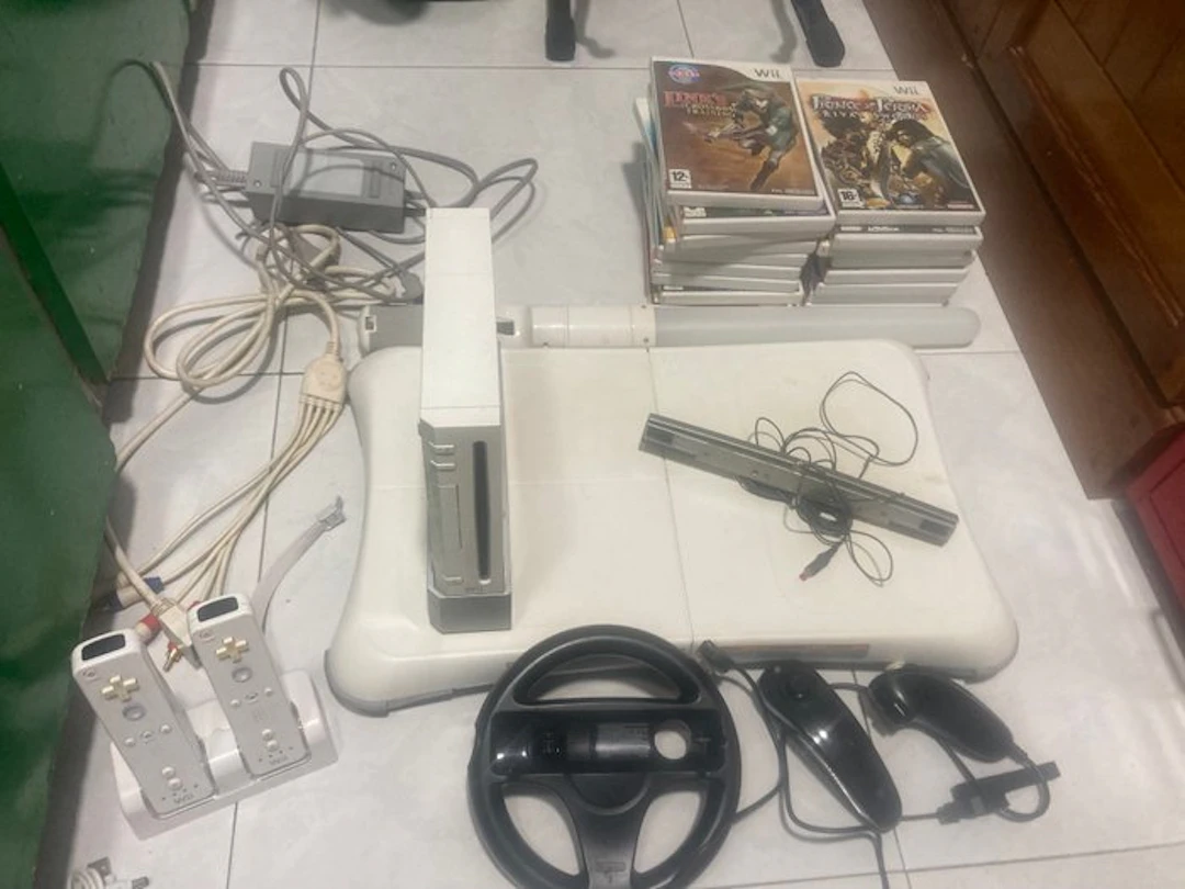 Nintendo - Wii - Video game console + games