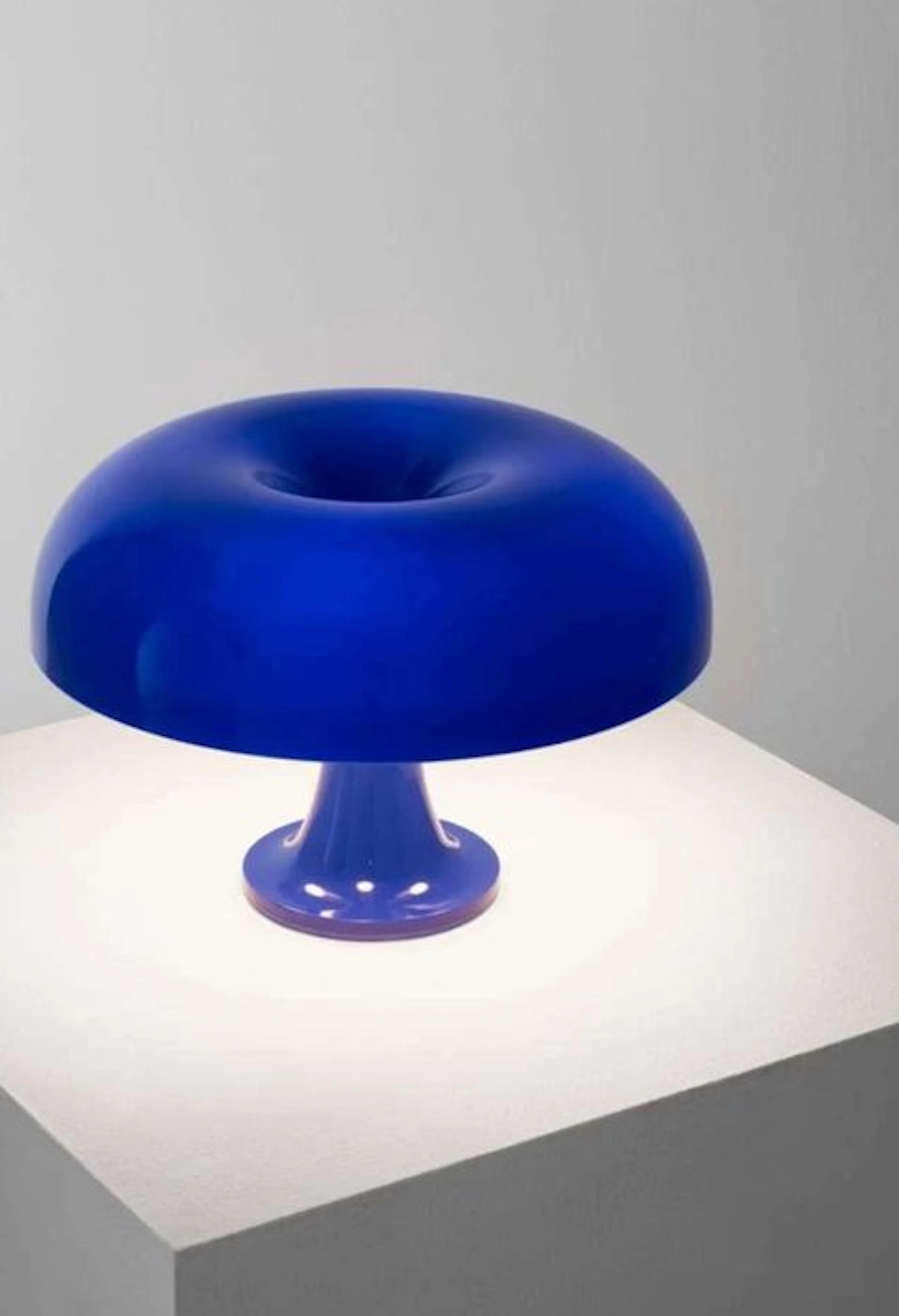 Artemide - Giancarlo Mattioli - Table lamp - Blue Nessino - polycarbonate