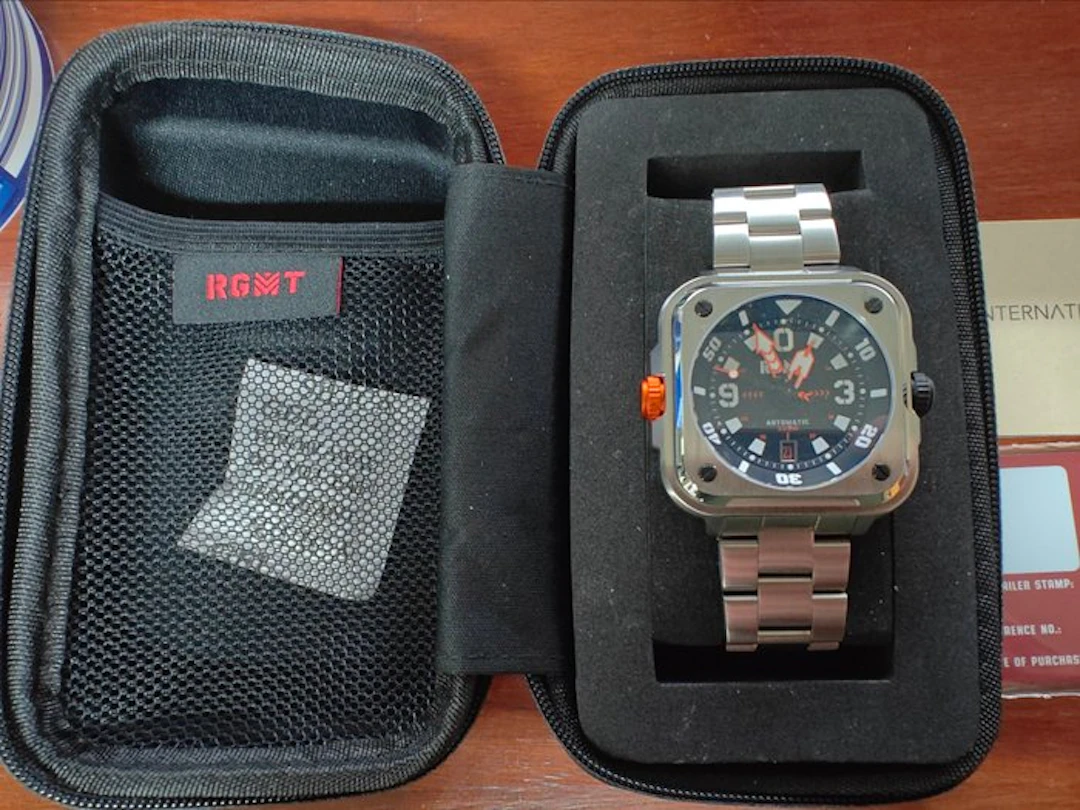RGMT - Pershing Automatic Command Black - No reserve...