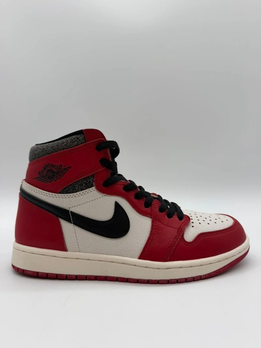 Air Jordan - Jordan 1 Retro High OG Chicago Lost and...