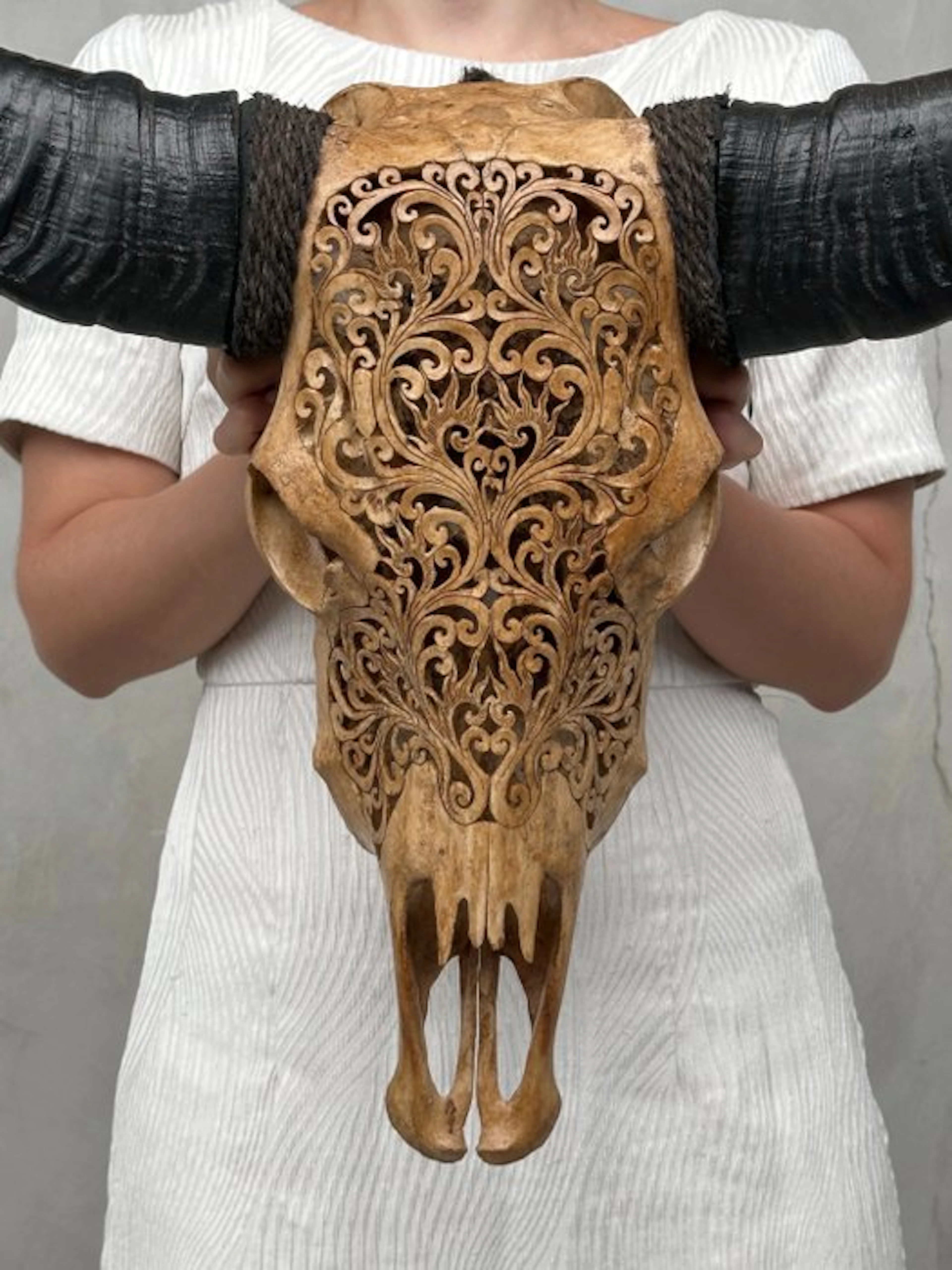 NO RESERVE PRICE - Authentic Large Brown Hand-Carved...