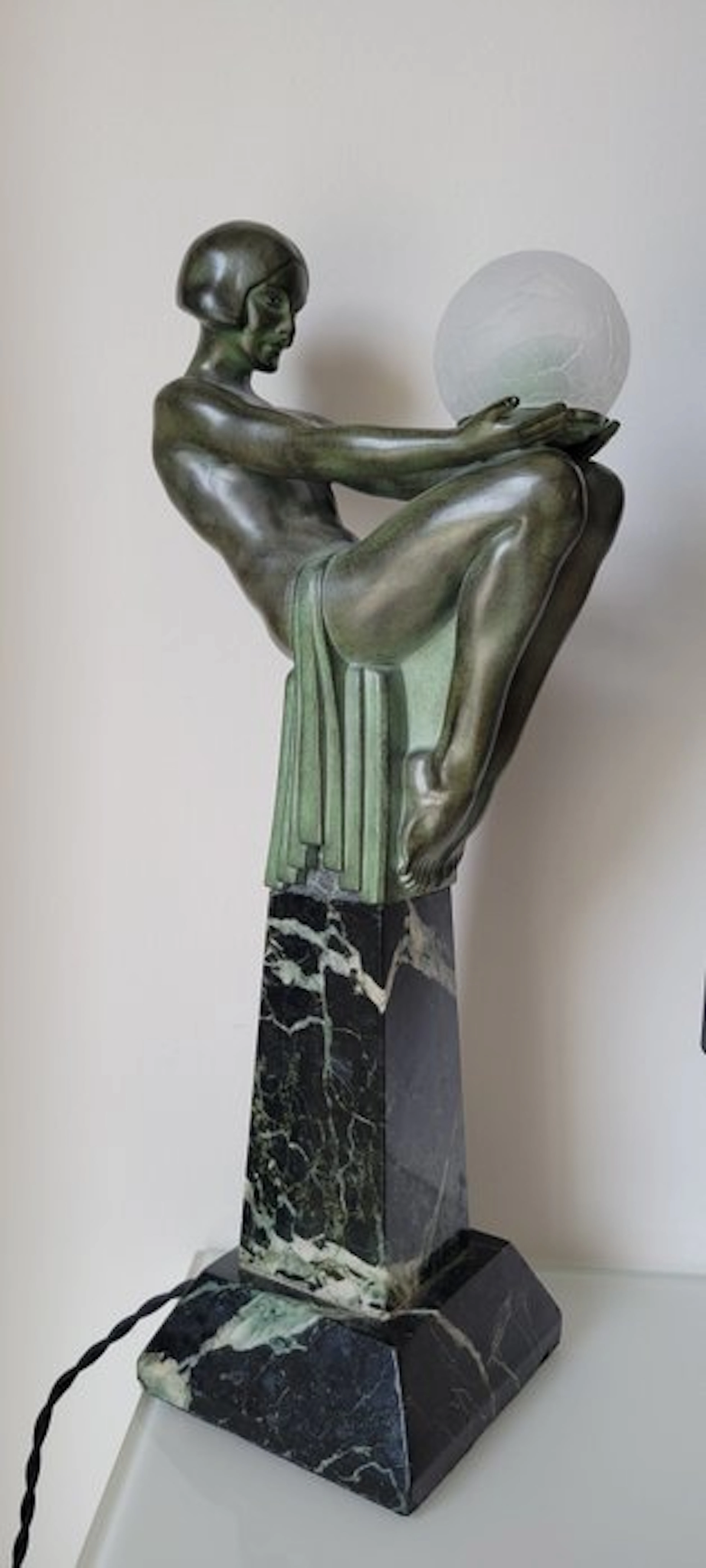 Max le Verrier - Statue