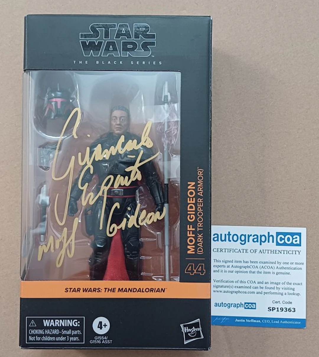 Hasbro - Star Wars: The Mandalorian - Moff Gideon (Dark Trooper Armor)