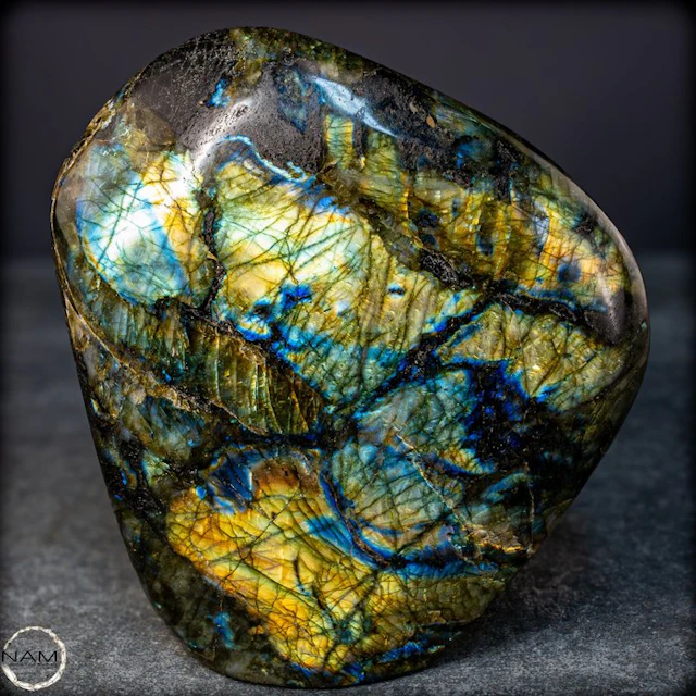 Natural labradorite freeform from Madagascar –...