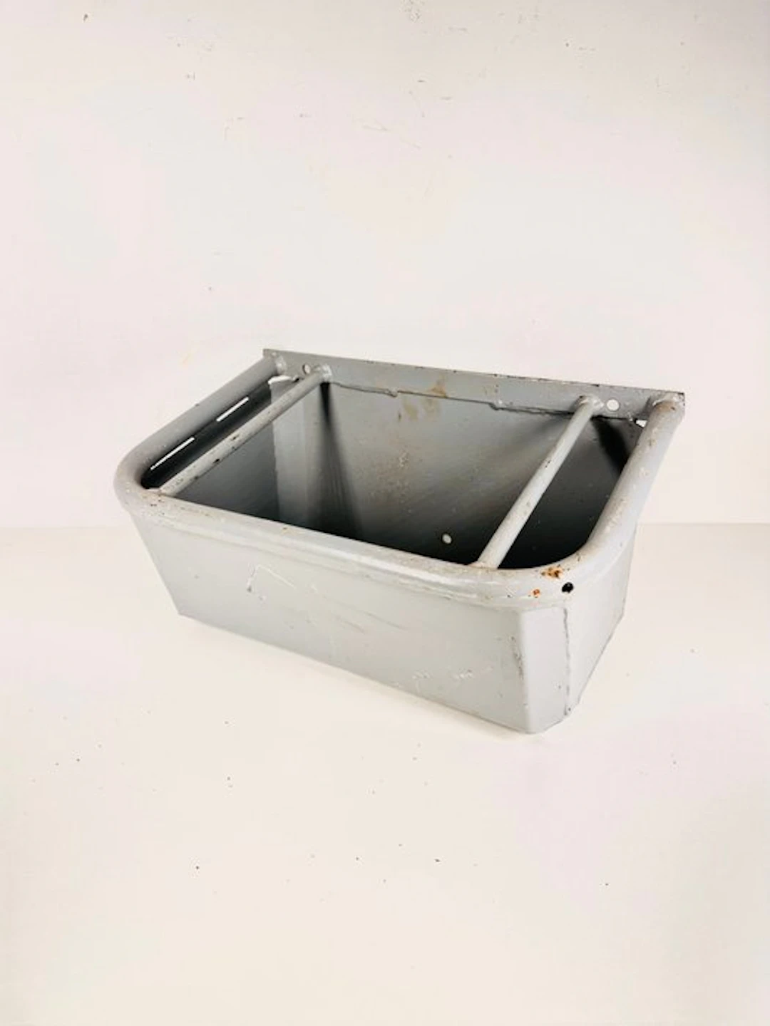 Bucket - Industrial Steel Wall-Mounted Garden Planter - Metal - REF2026091902