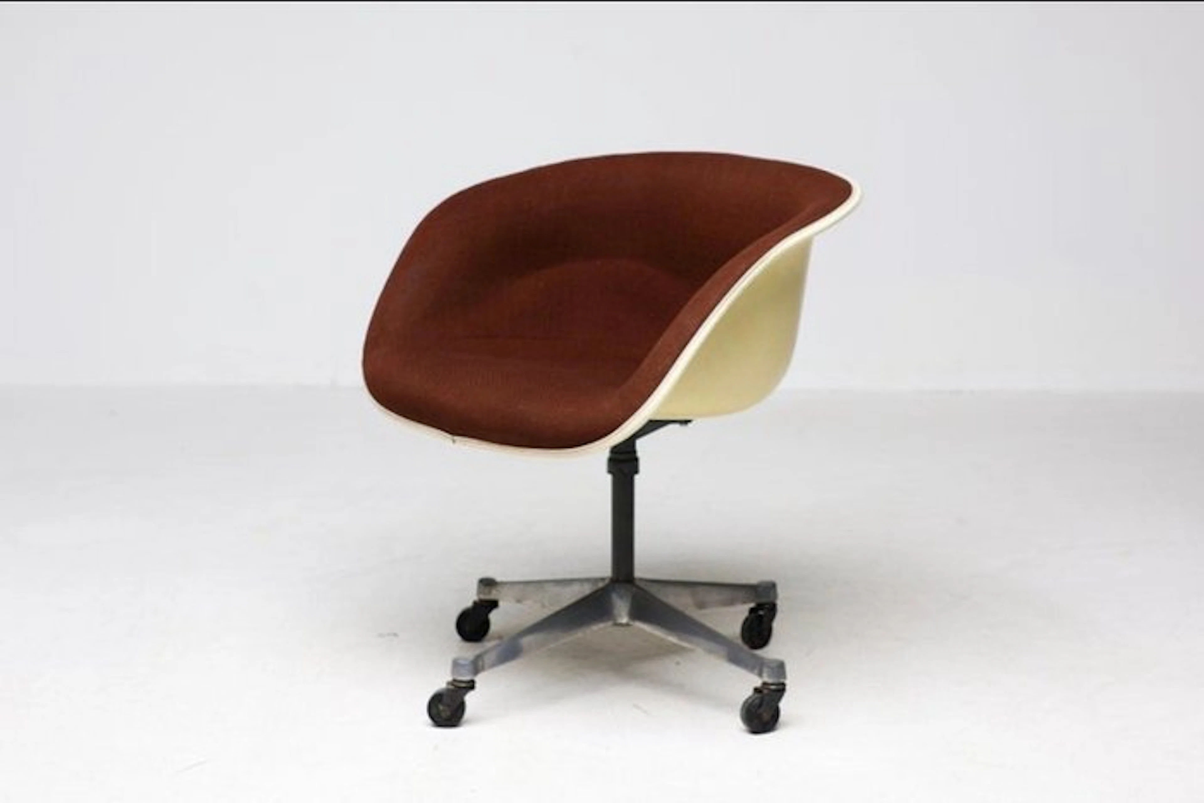 Herman Miller - Charles Eames - Office chair - La Fonda - Aluminium