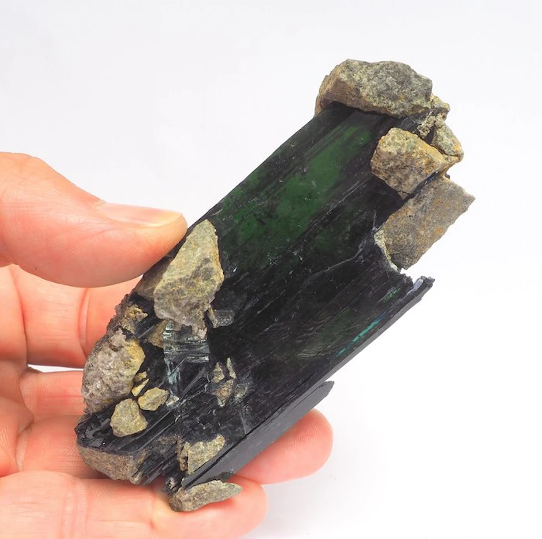 Vivianite Crystals on matrix - Height: 10 cm - Width: 5 cm- 180 g