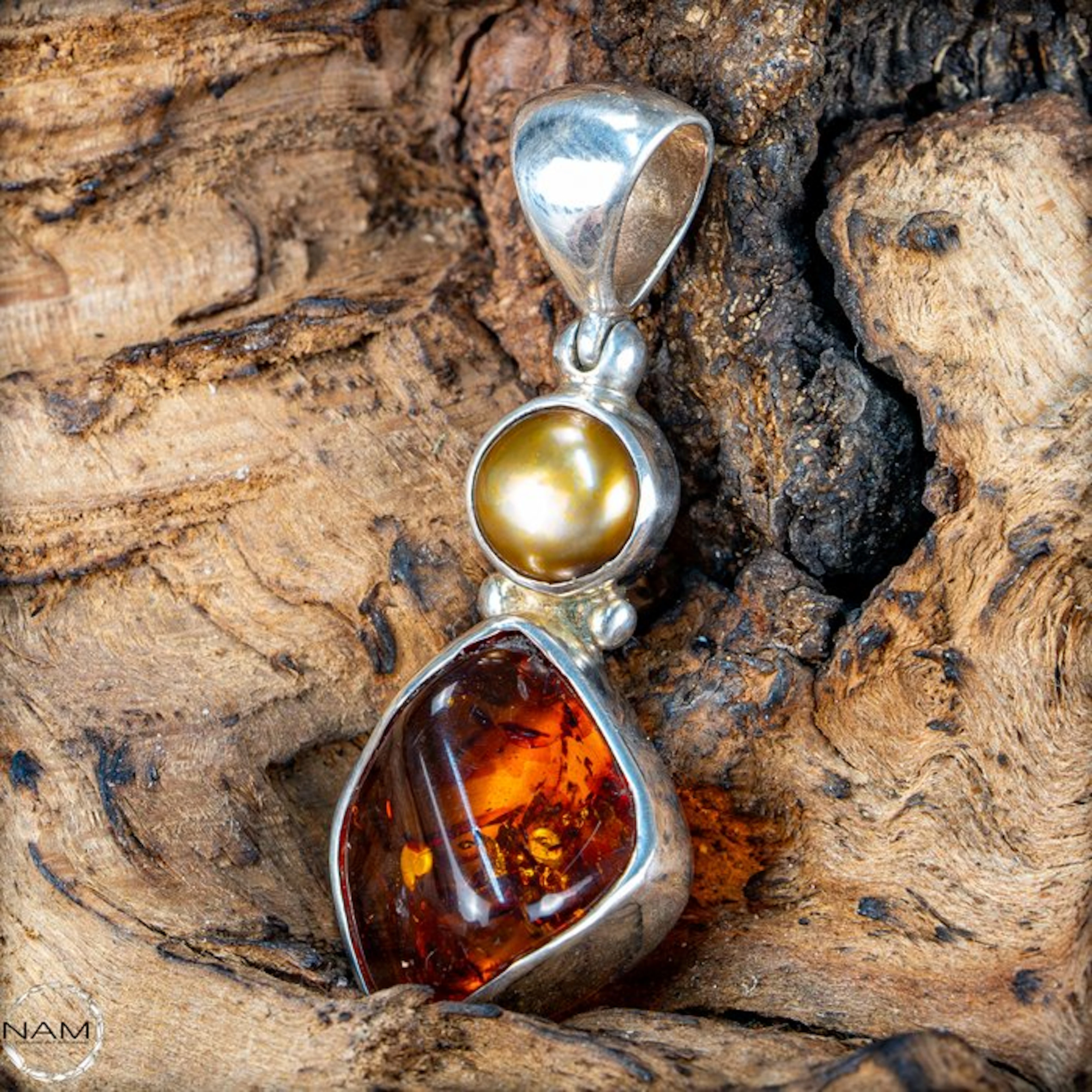 Natural Yellow Amber and Pearl Pendant - Dominican Republic - 29.75 ct- 5.95 g